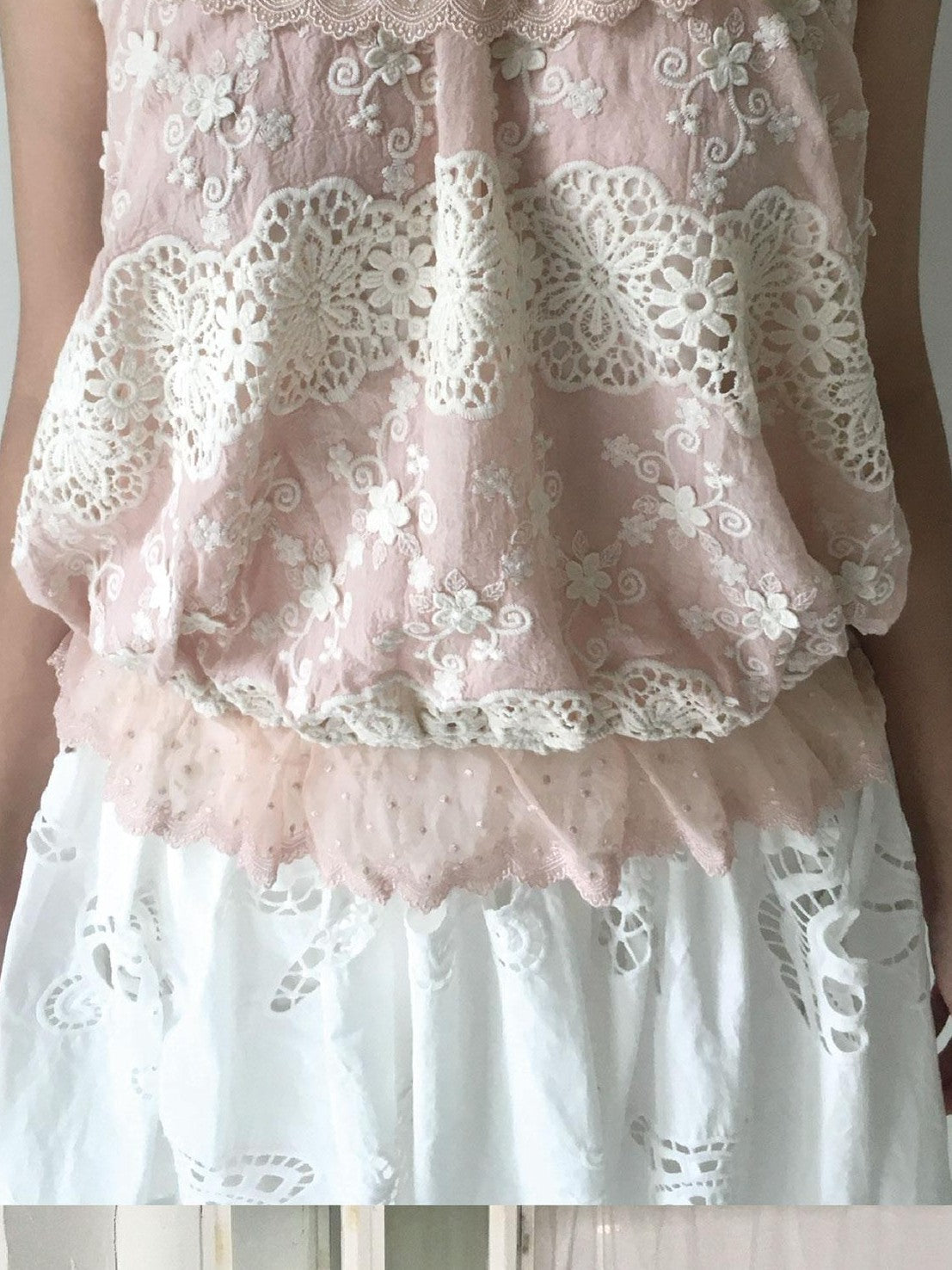 SicAstra Intricate Cutout Embroidered Lace Trim Women&