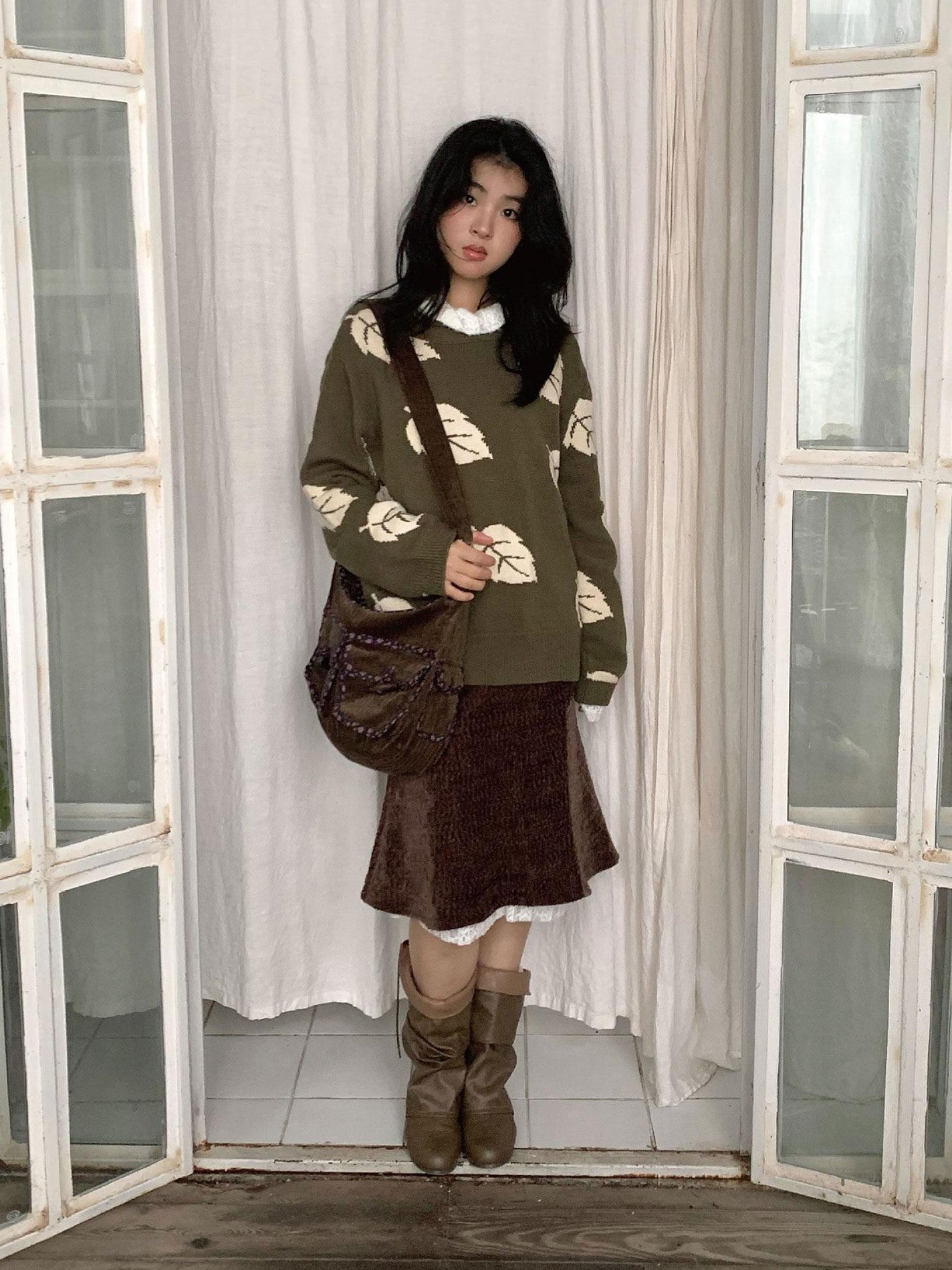 SicAstra Retro Leaf Jacquard Loose Round Neck Women&