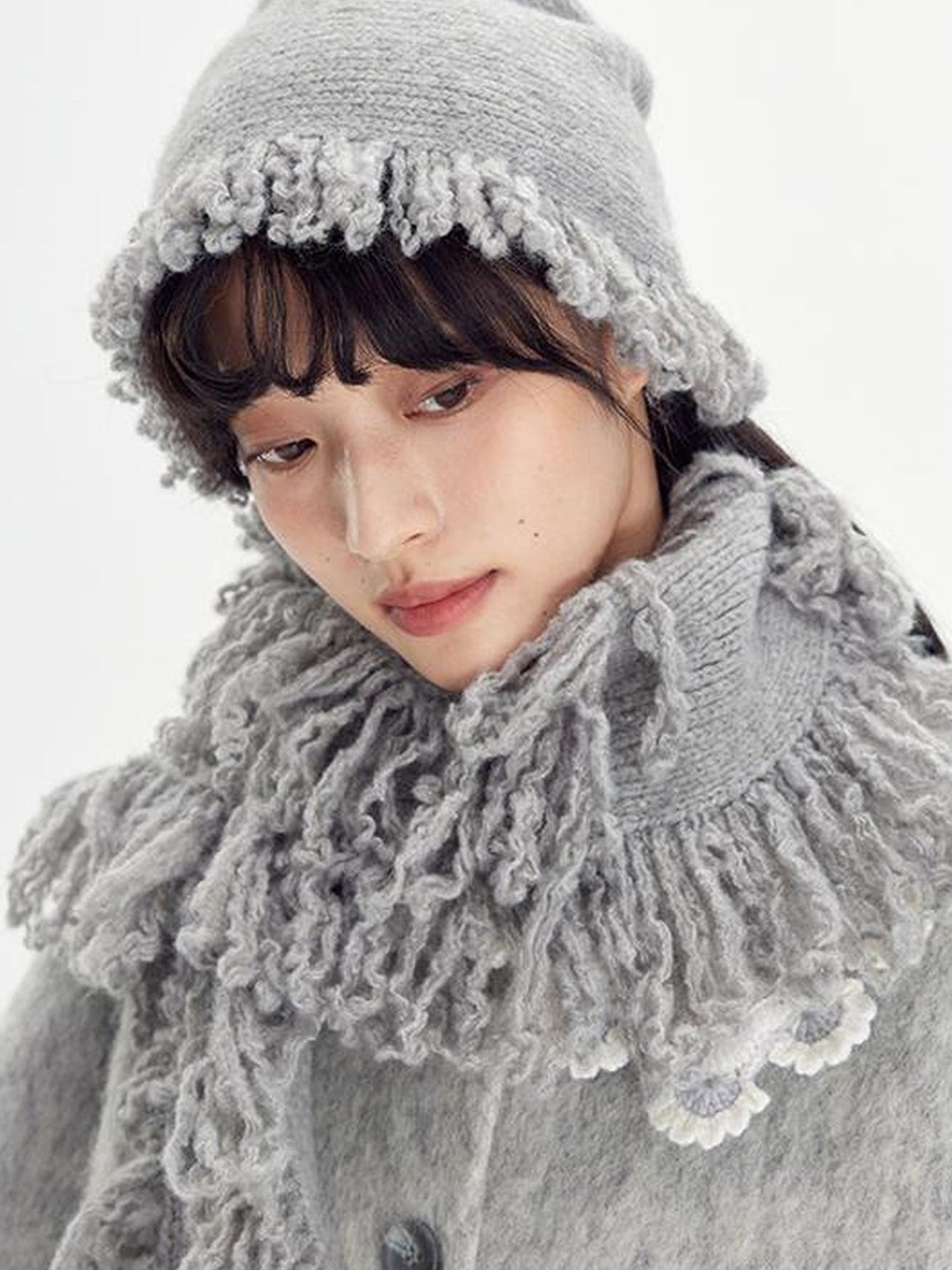 DIDDI MODA Snow Elf Cozy Fringe Hat Scarf Set