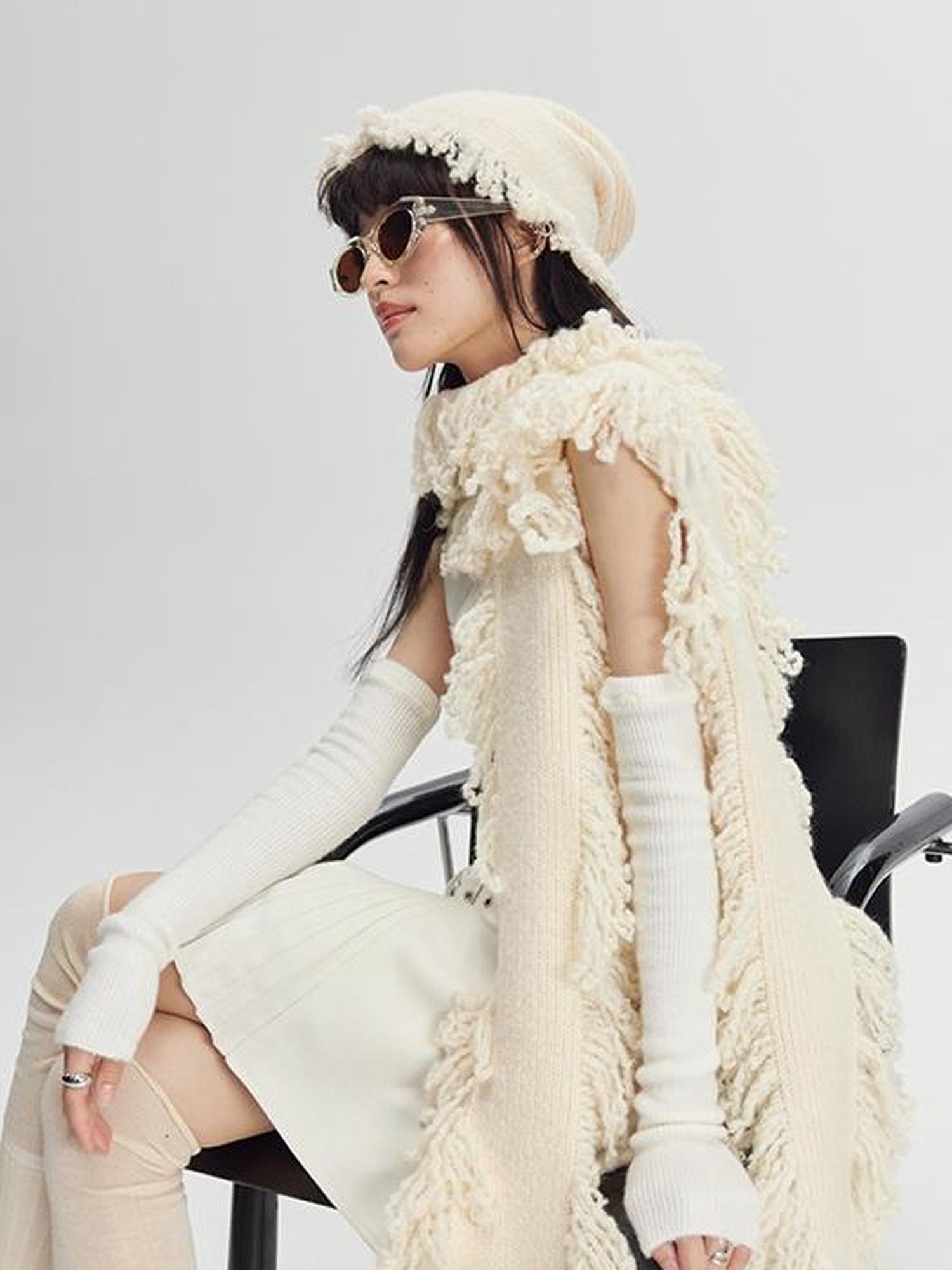 DIDDI MODA Snow Elf Cozy Fringe Hat Scarf Set