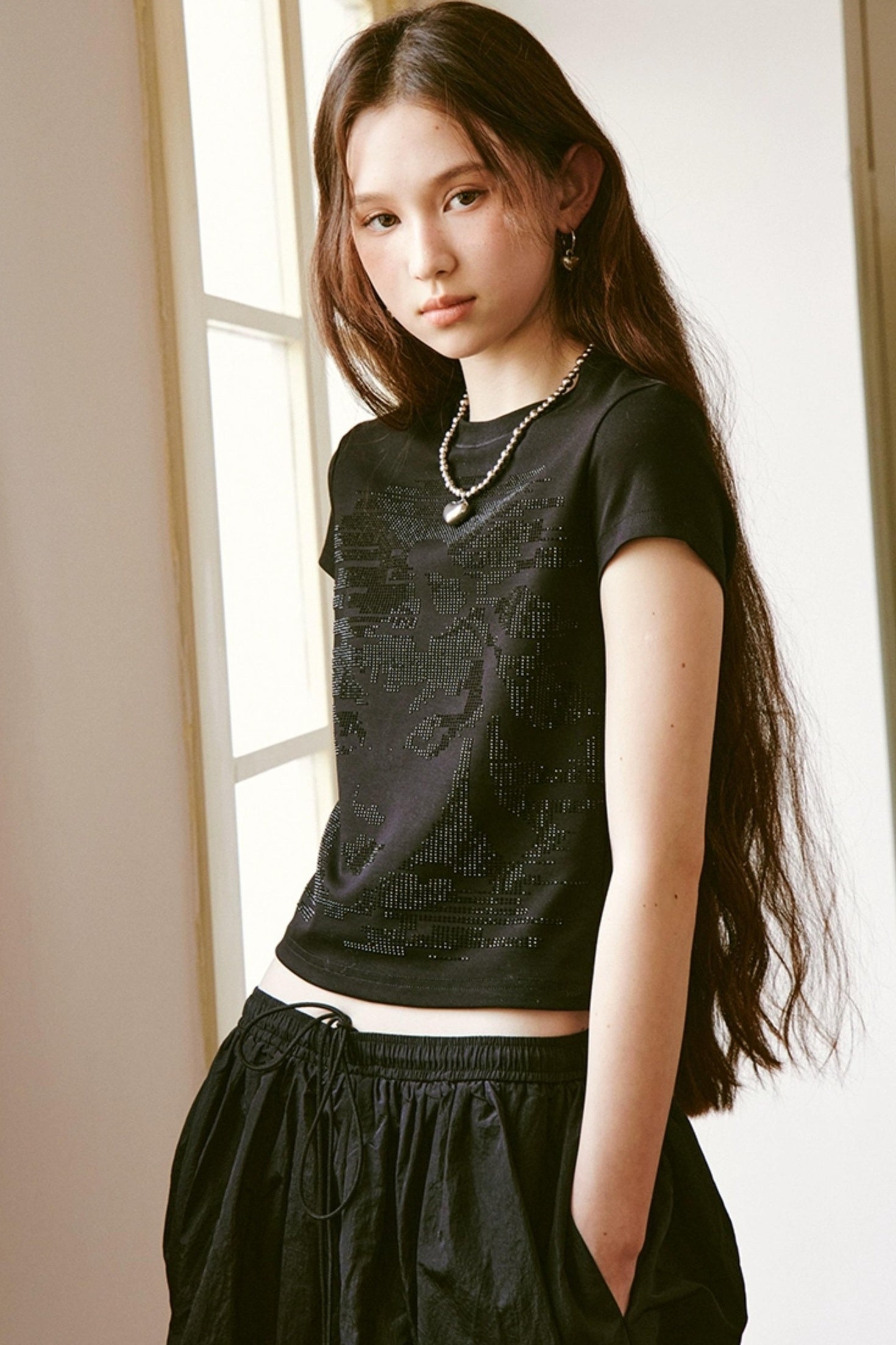 DIDDI MODA Sparkling Abstract Face Crop Tee With Rhinestones