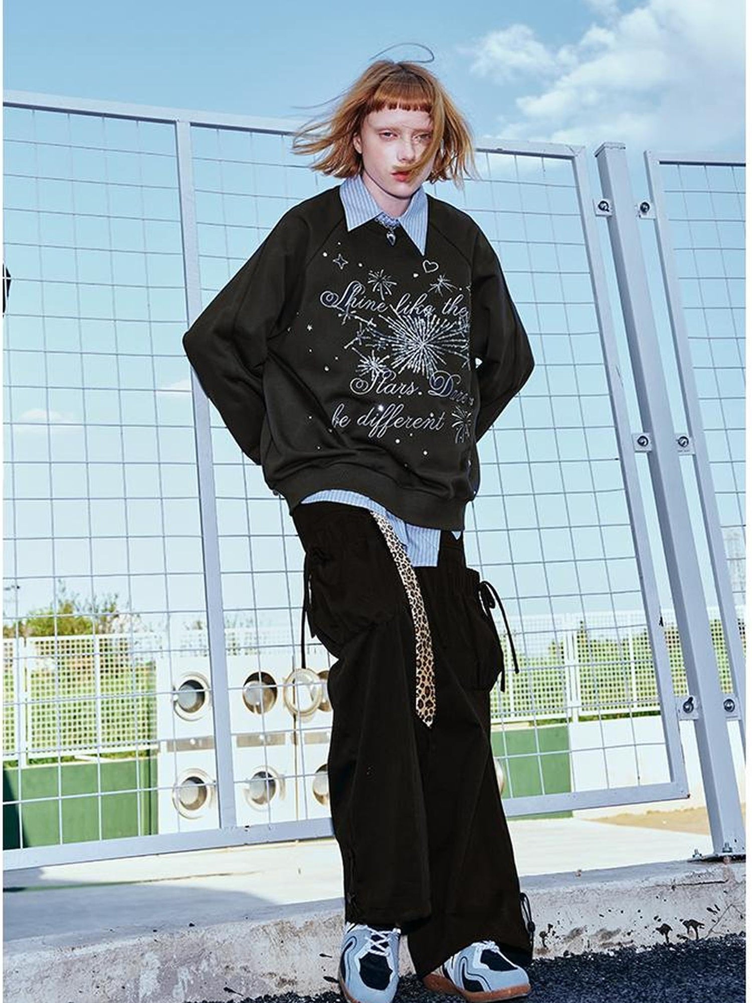 DIDDI MODA Sparkling Firework Embroidered Crewneck Sweatshirt