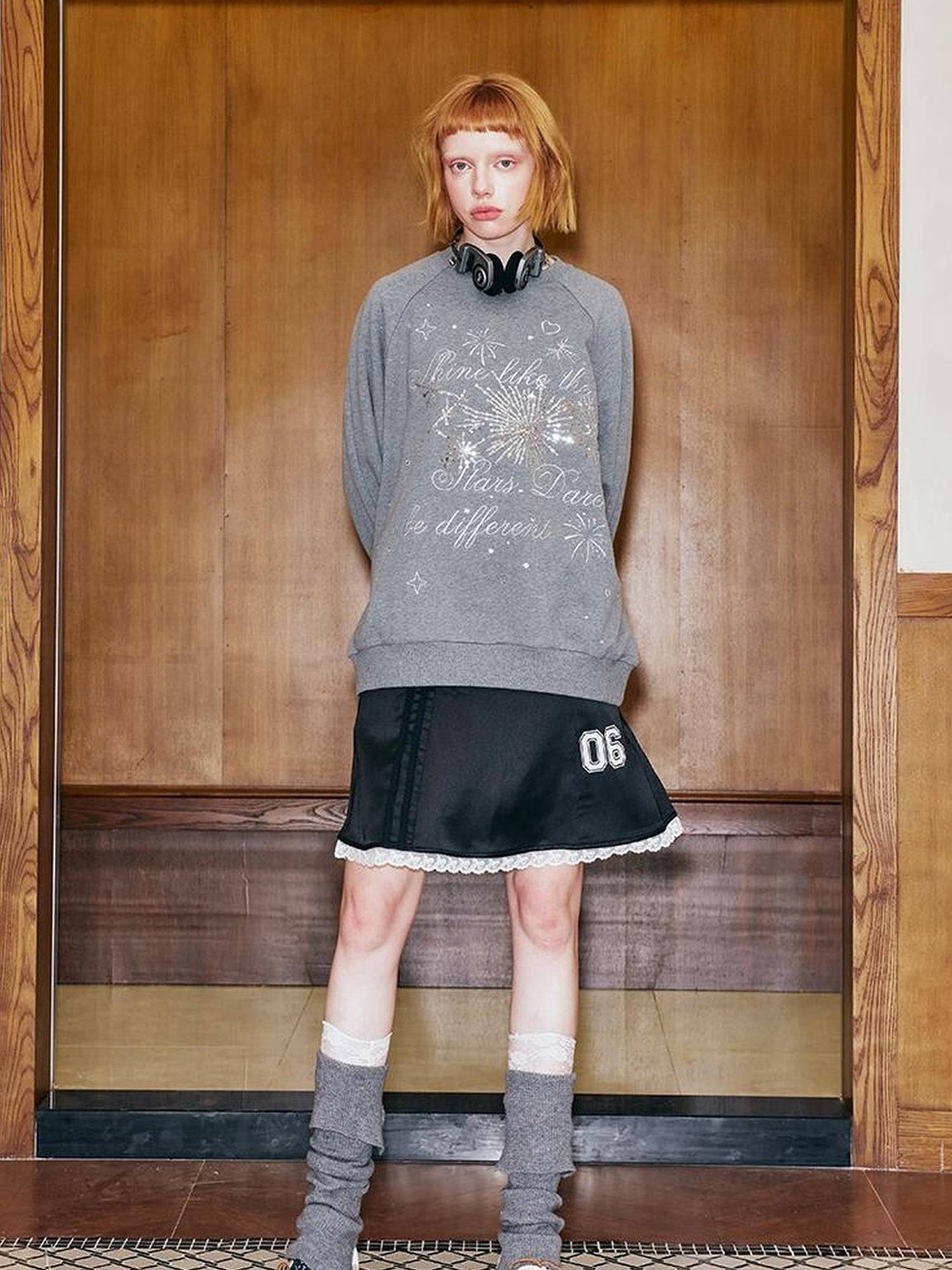 DIDDI MODA Sparkling Firework Embroidered Crewneck Sweatshirt
