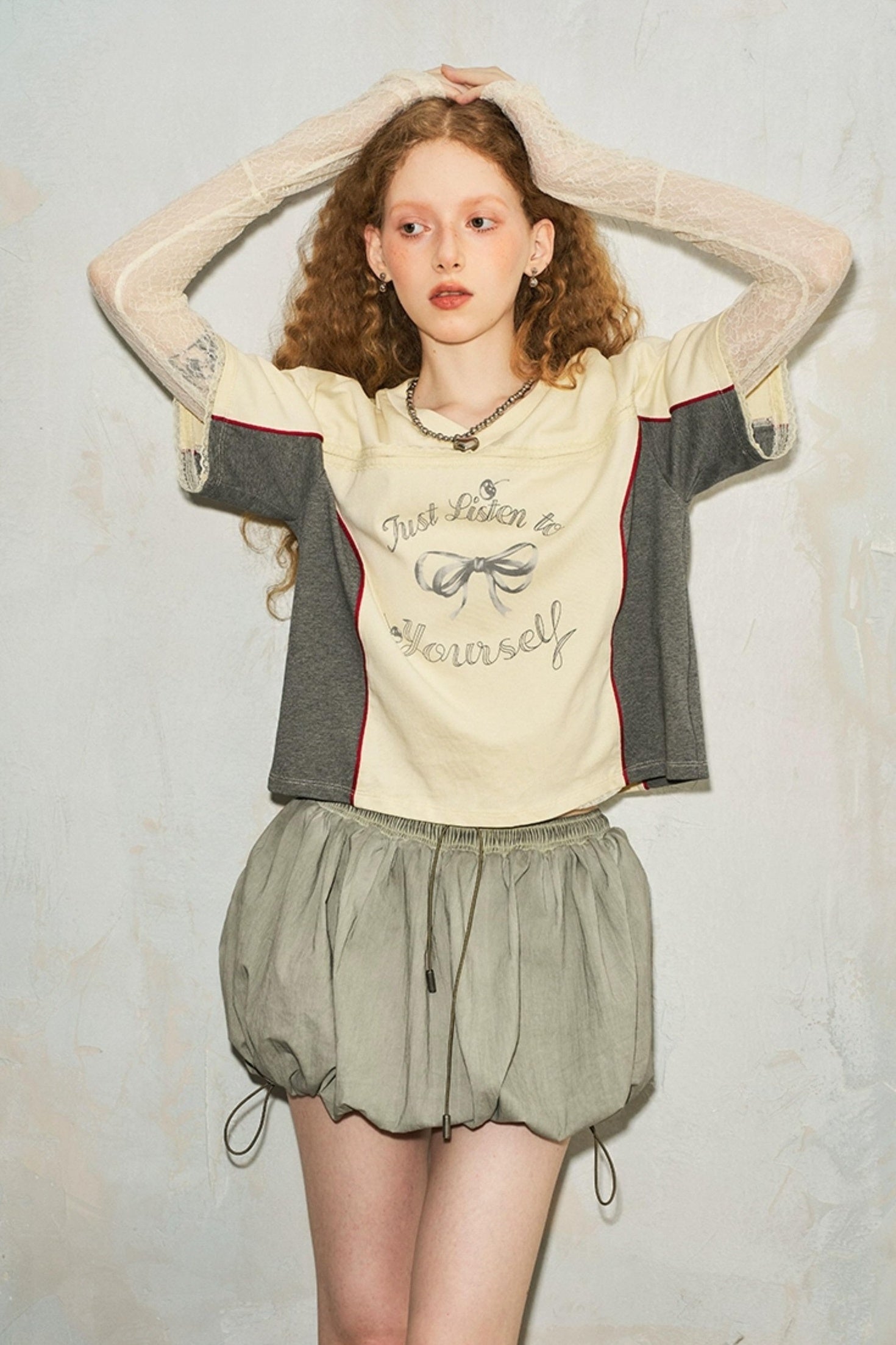 DIDDI MODA Sporty V Neck Cherry Bow Print Mesh Tee