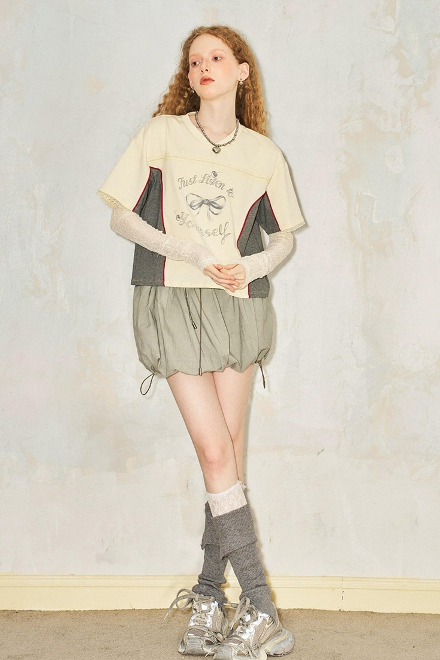 DIDDI MODA Sporty V Neck Cherry Bow Print Mesh Tee