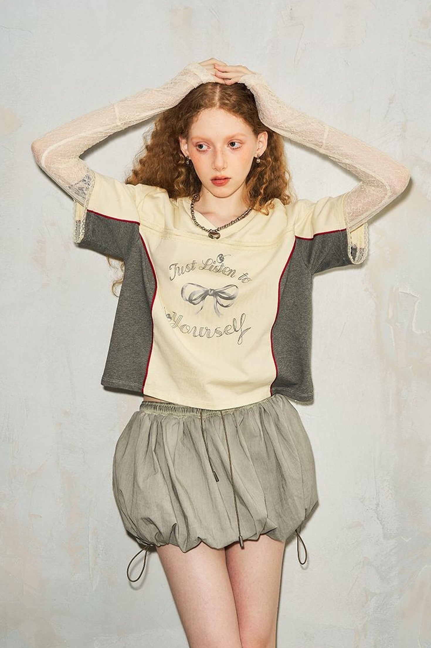 DIDDI MODA Sporty V Neck Cherry Bow Print Mesh Tee