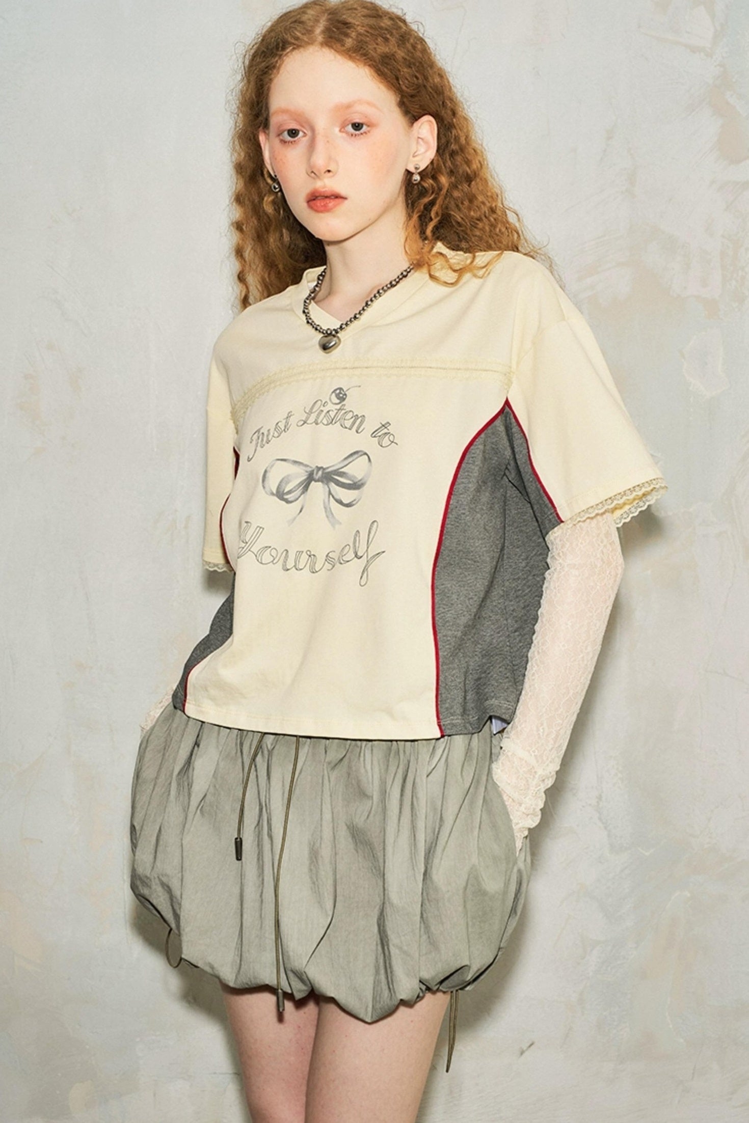 DIDDI MODA Sporty V Neck Cherry Bow Print Mesh Tee