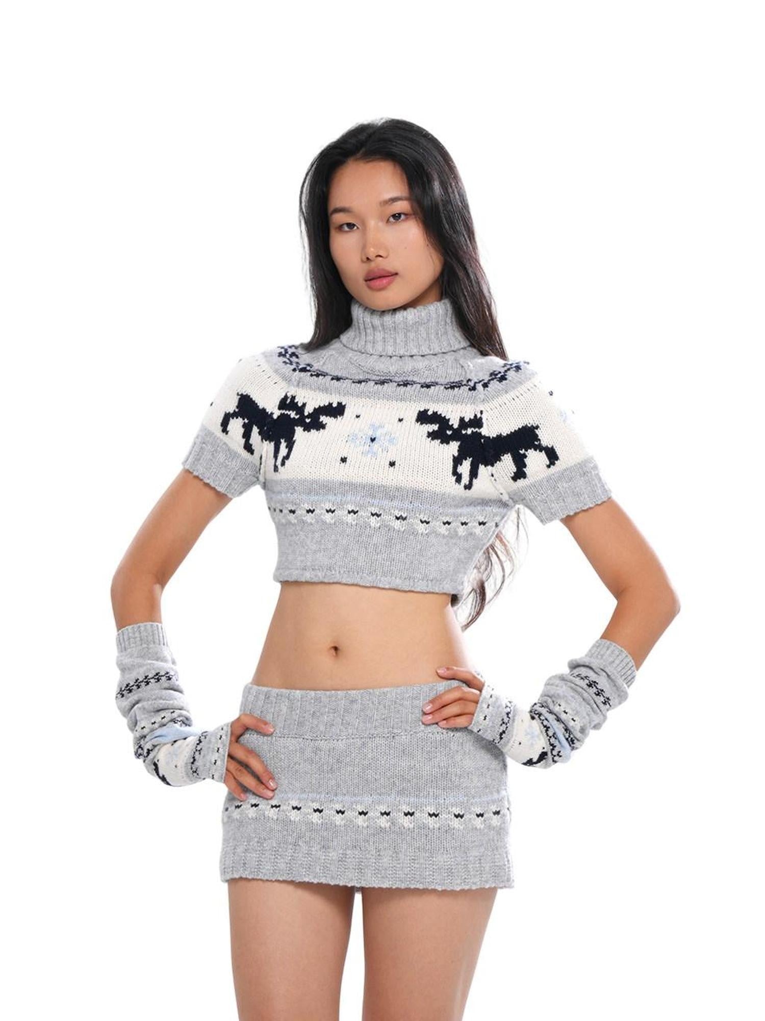 SweetChilling Reindeer High Neck Cropped Short Sleeve Women&