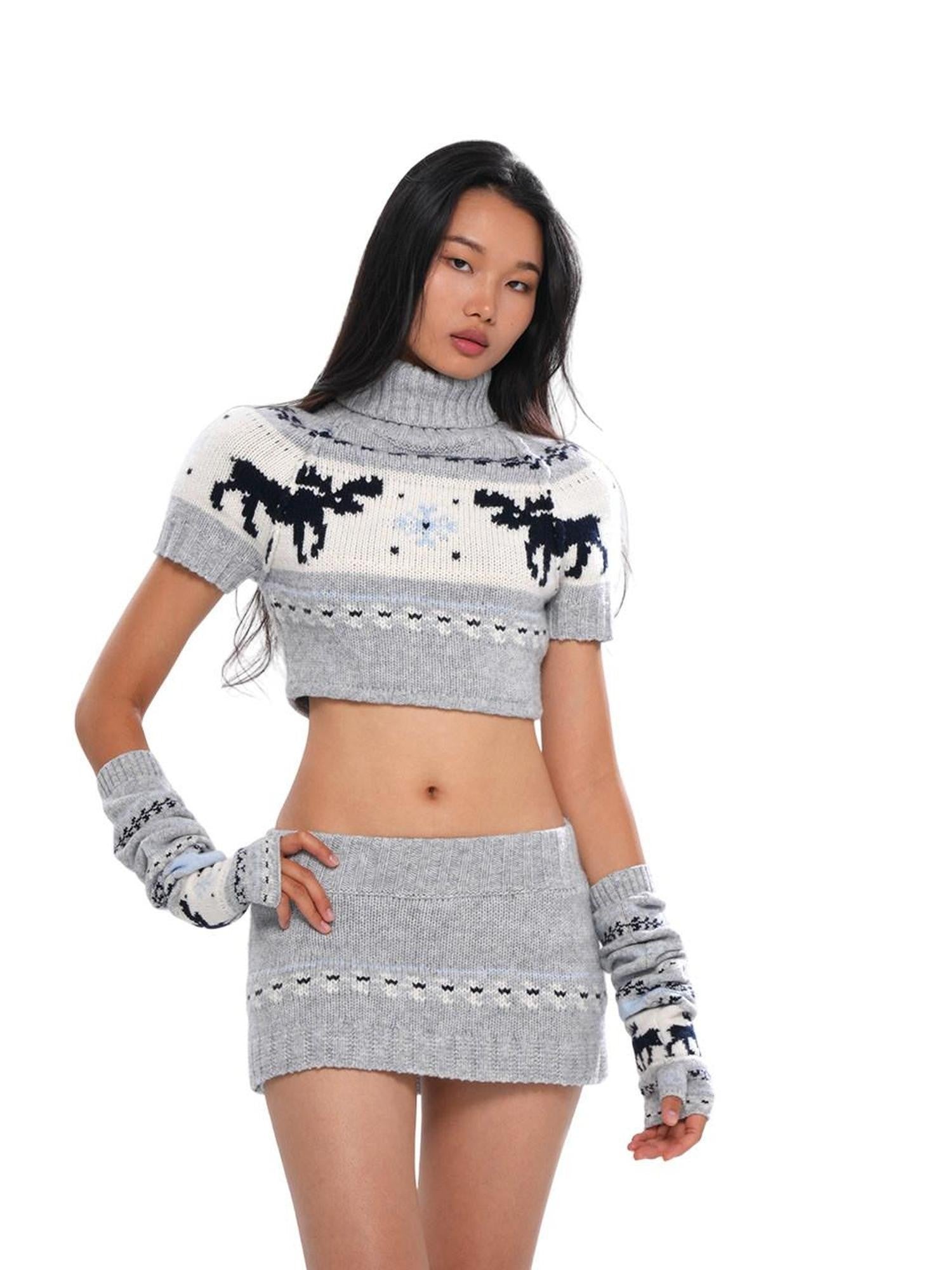 SweetChilling Reindeer High Neck Cropped Short Sleeve Women&