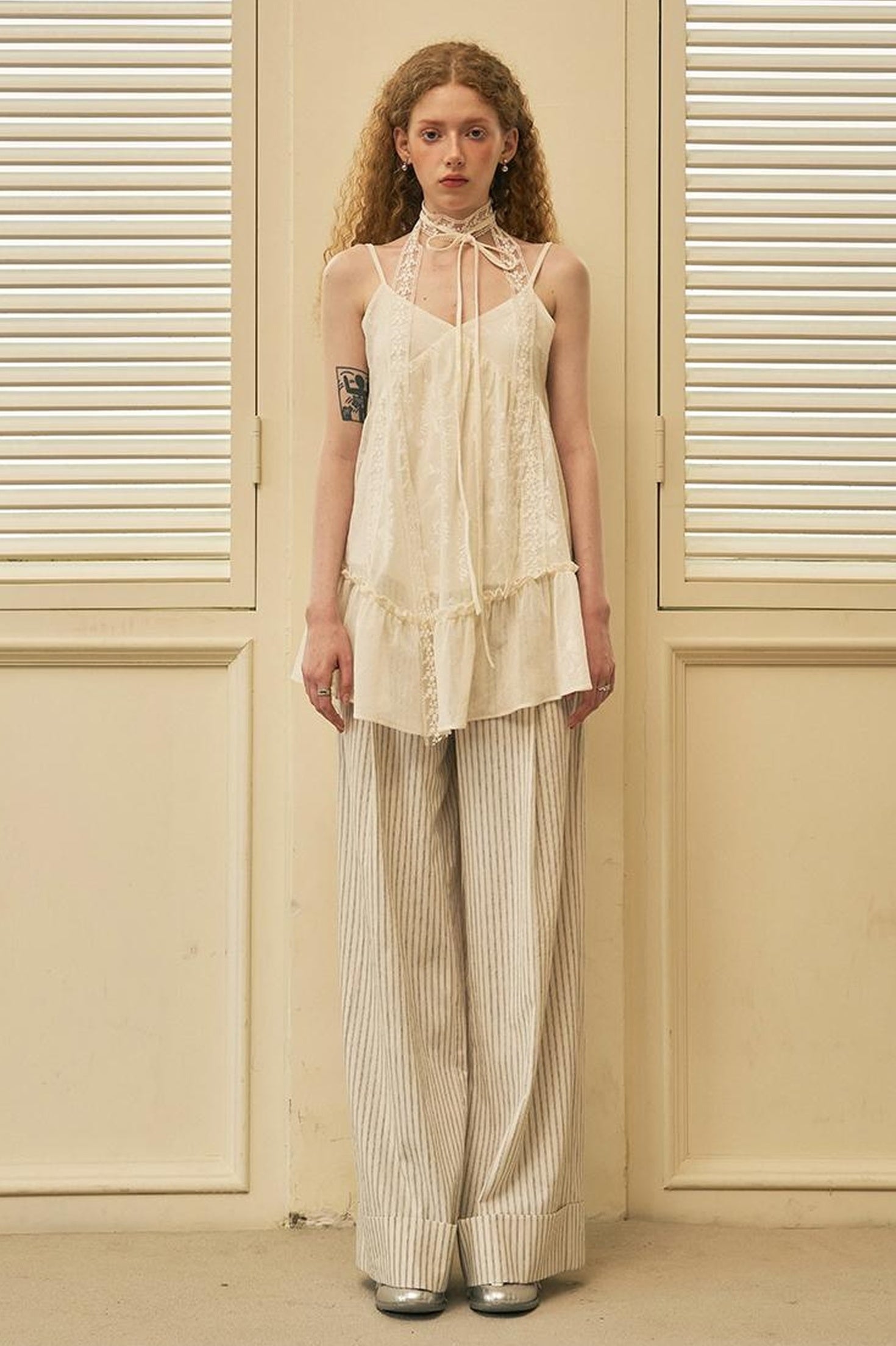 DIDDI MODA V Neck Jacquard Lace Trim Summer Tank Top