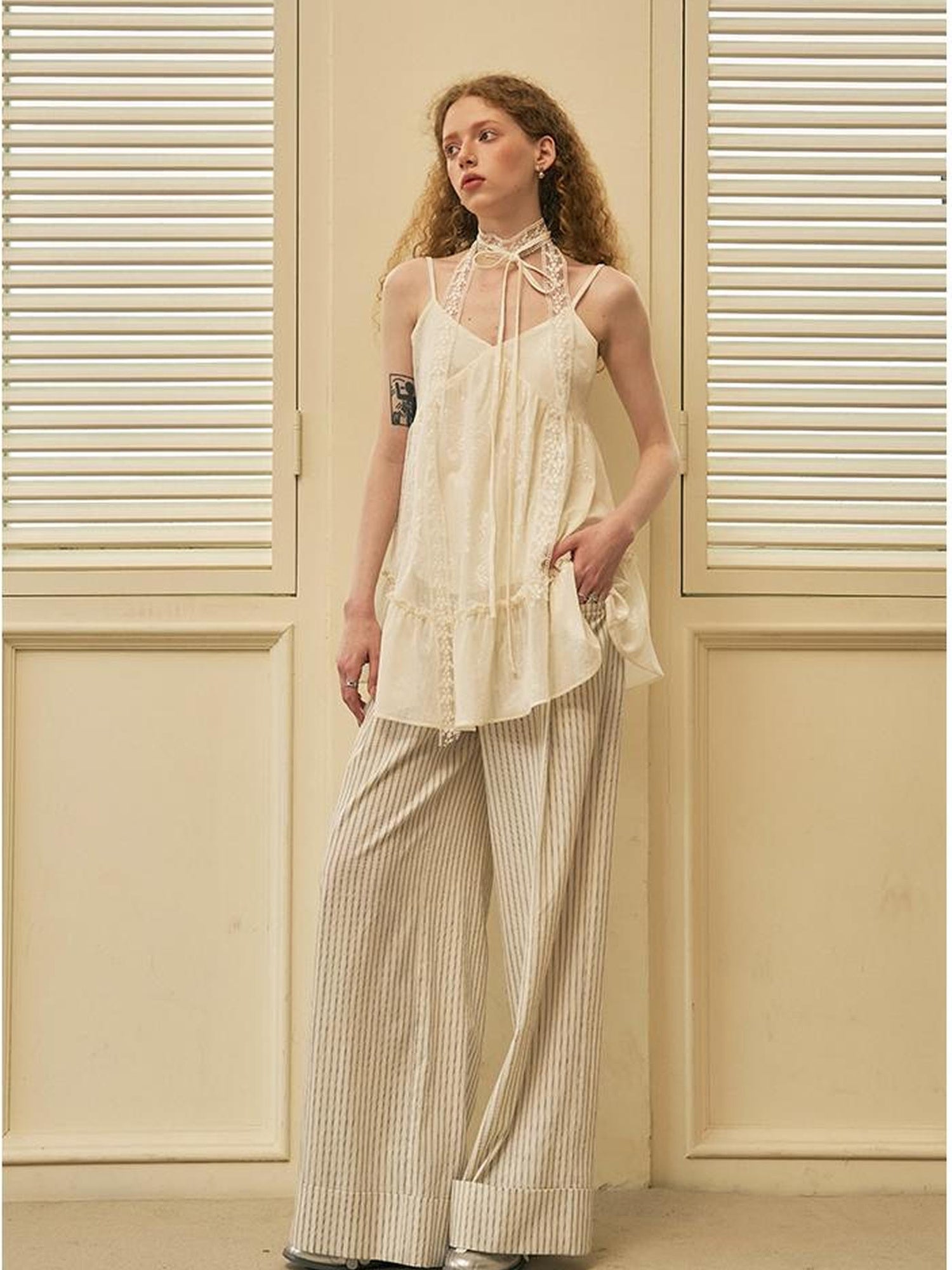 DIDDI MODA V Neck Jacquard Lace Trim Summer Tank Top