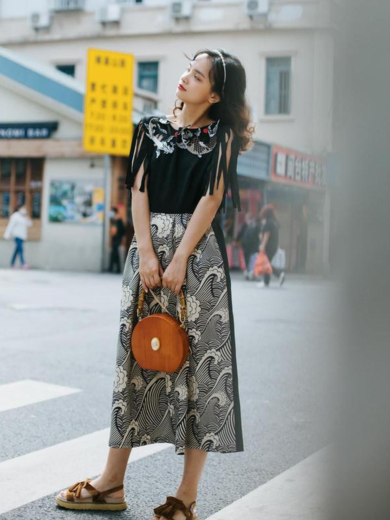 Sweet Mi Vintage Black Waist Fit Floral Embroidery Slim Dress