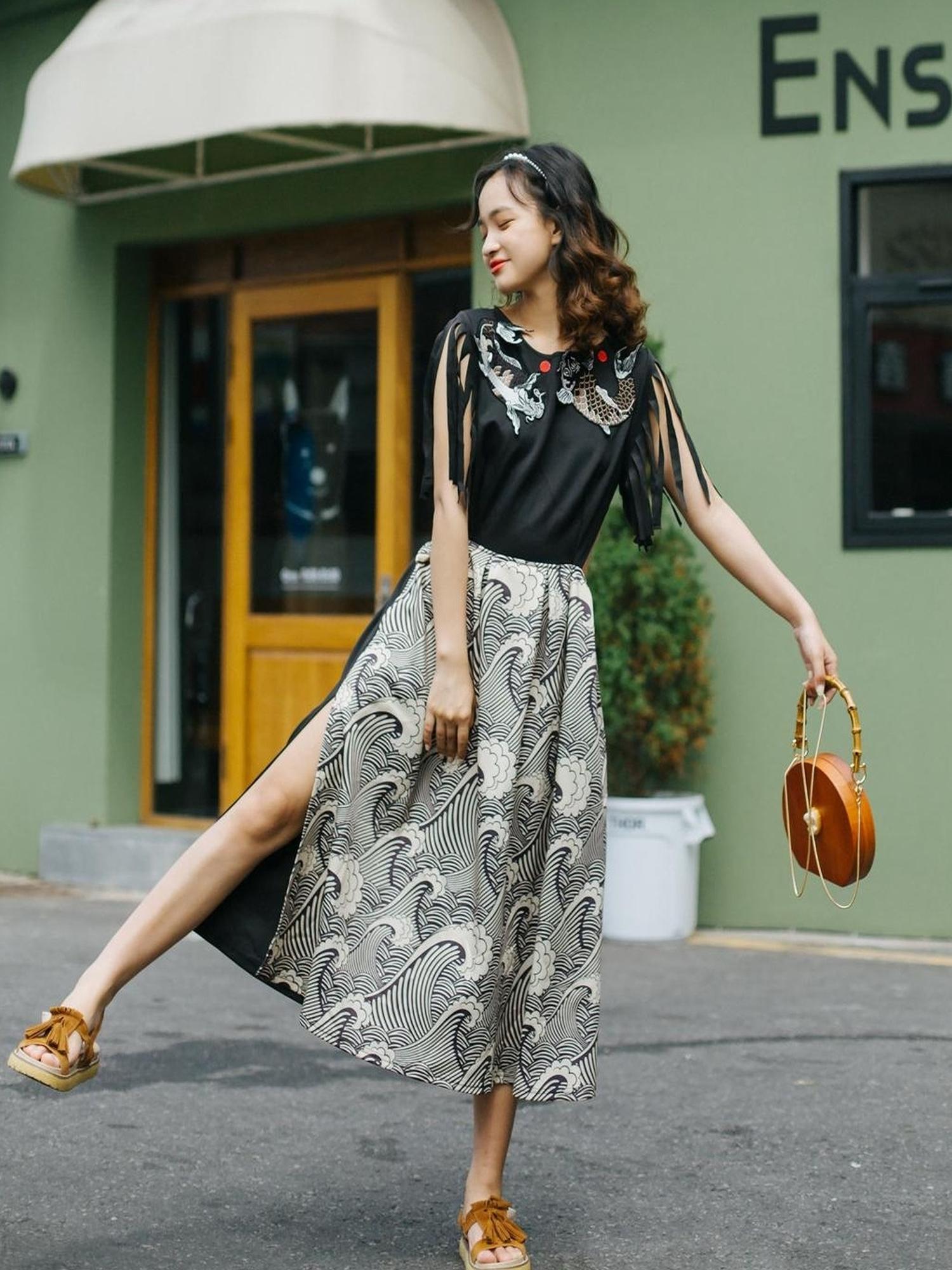 Sweet Mi Vintage Black Waist Fit Floral Embroidery Slim Dress