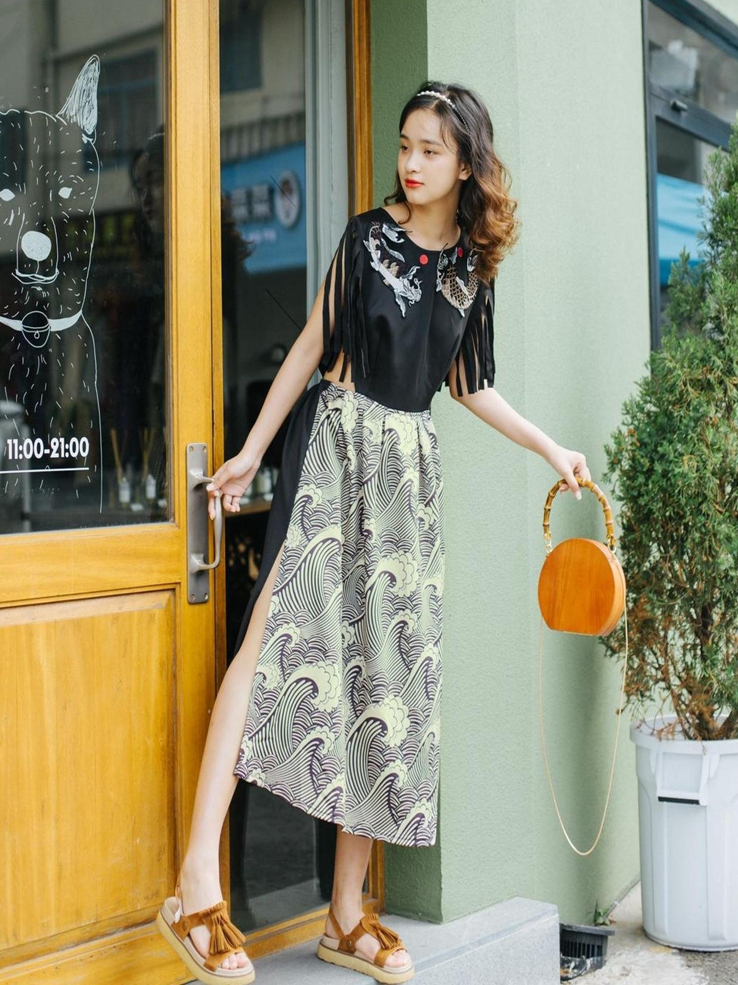 Sweet Mi Vintage Black Waist Fit Floral Embroidery Slim Dress