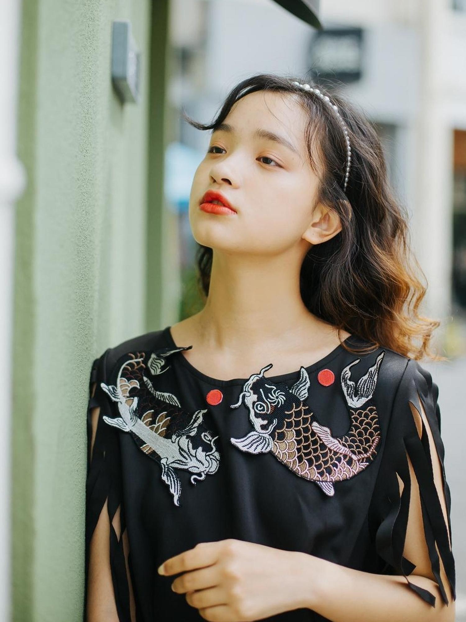 Sweet Mi Vintage Black Waist Fit Floral Embroidery Slim Dress