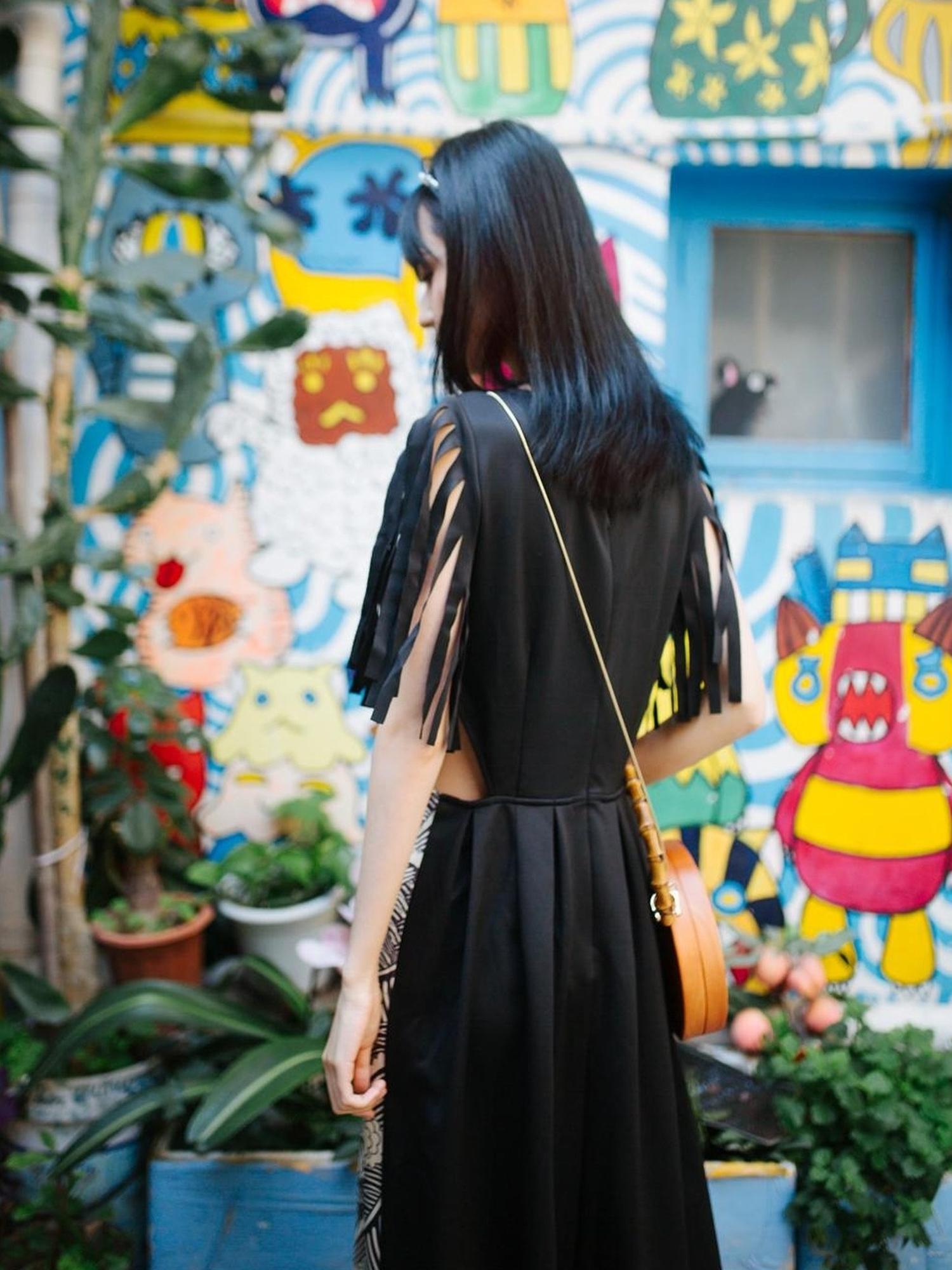 Sweet Mi Vintage Black Waist Fit Floral Embroidery Slim Dress