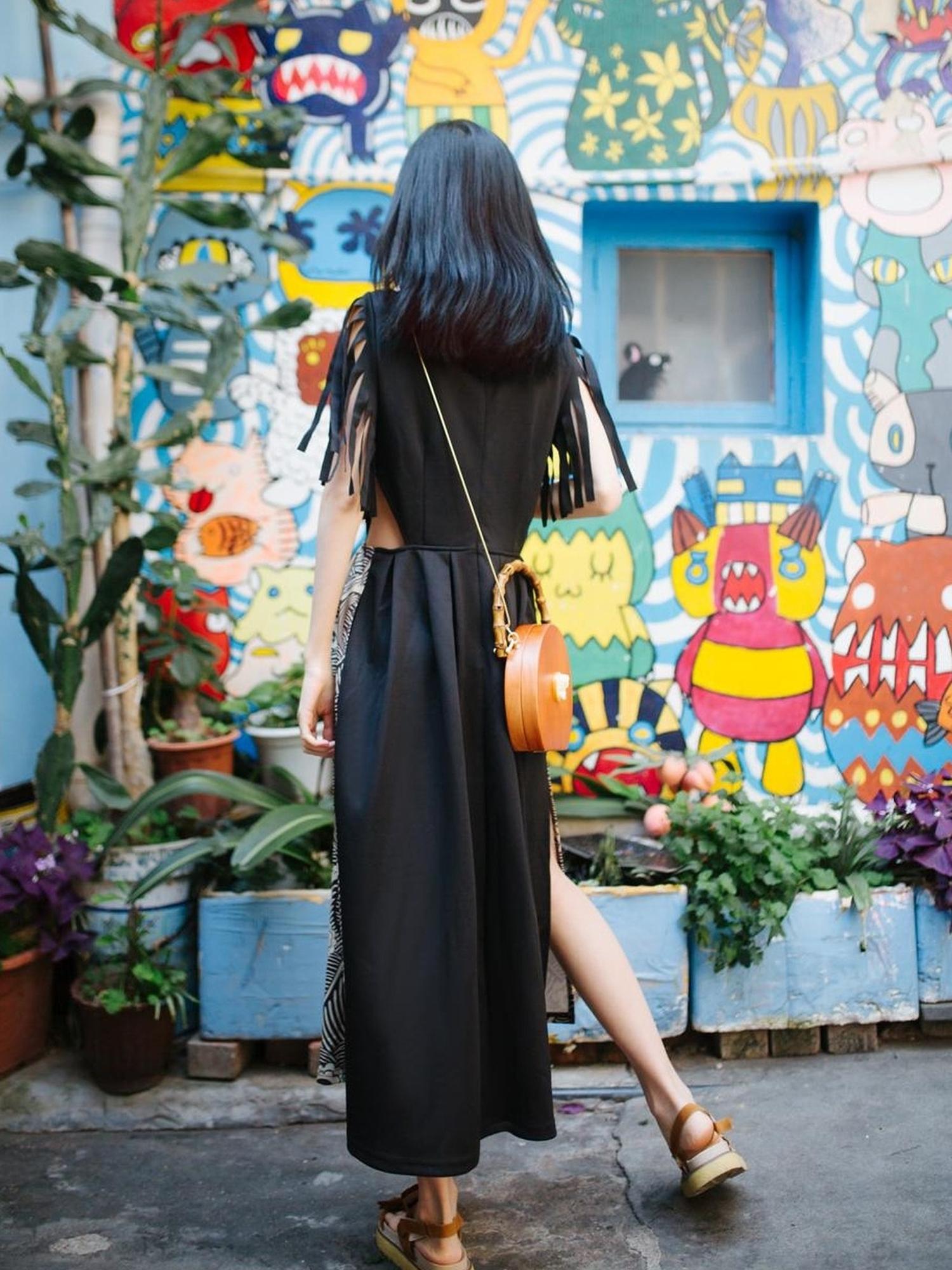 Sweet Mi Vintage Black Waist Fit Floral Embroidery Slim Dress