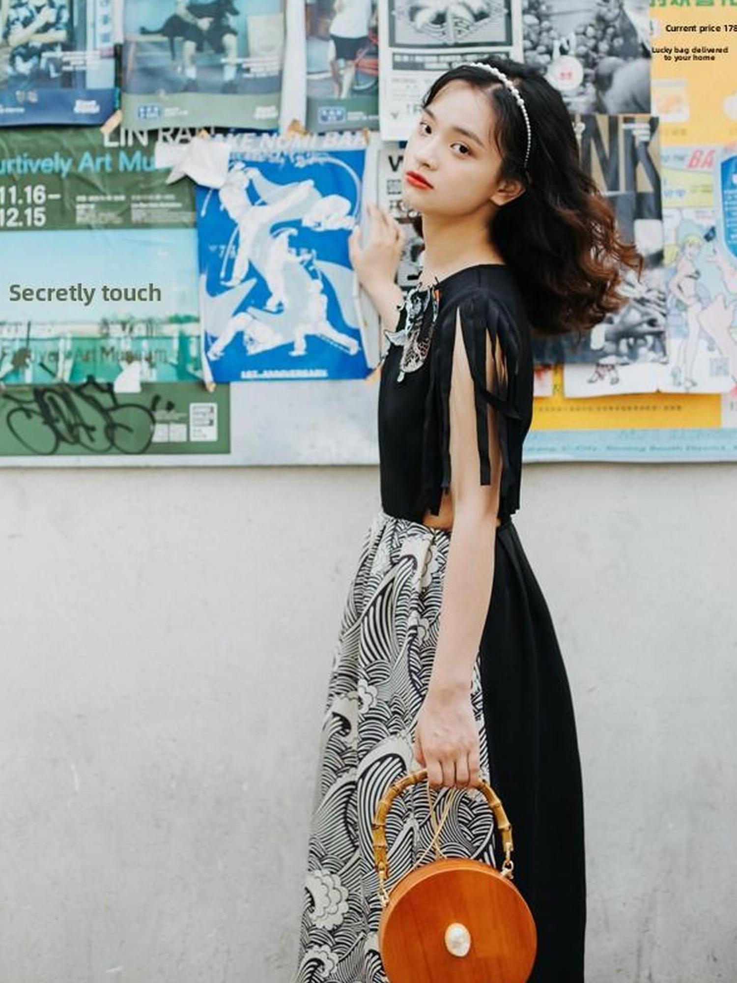 Sweet Mi Vintage Black Waist Fit Floral Embroidery Slim Dress