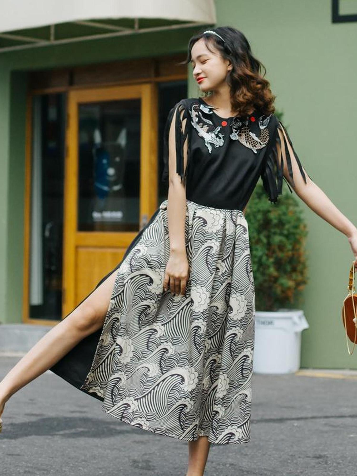 Sweet Mi Vintage Black Waist Fit Floral Embroidery Slim Dress