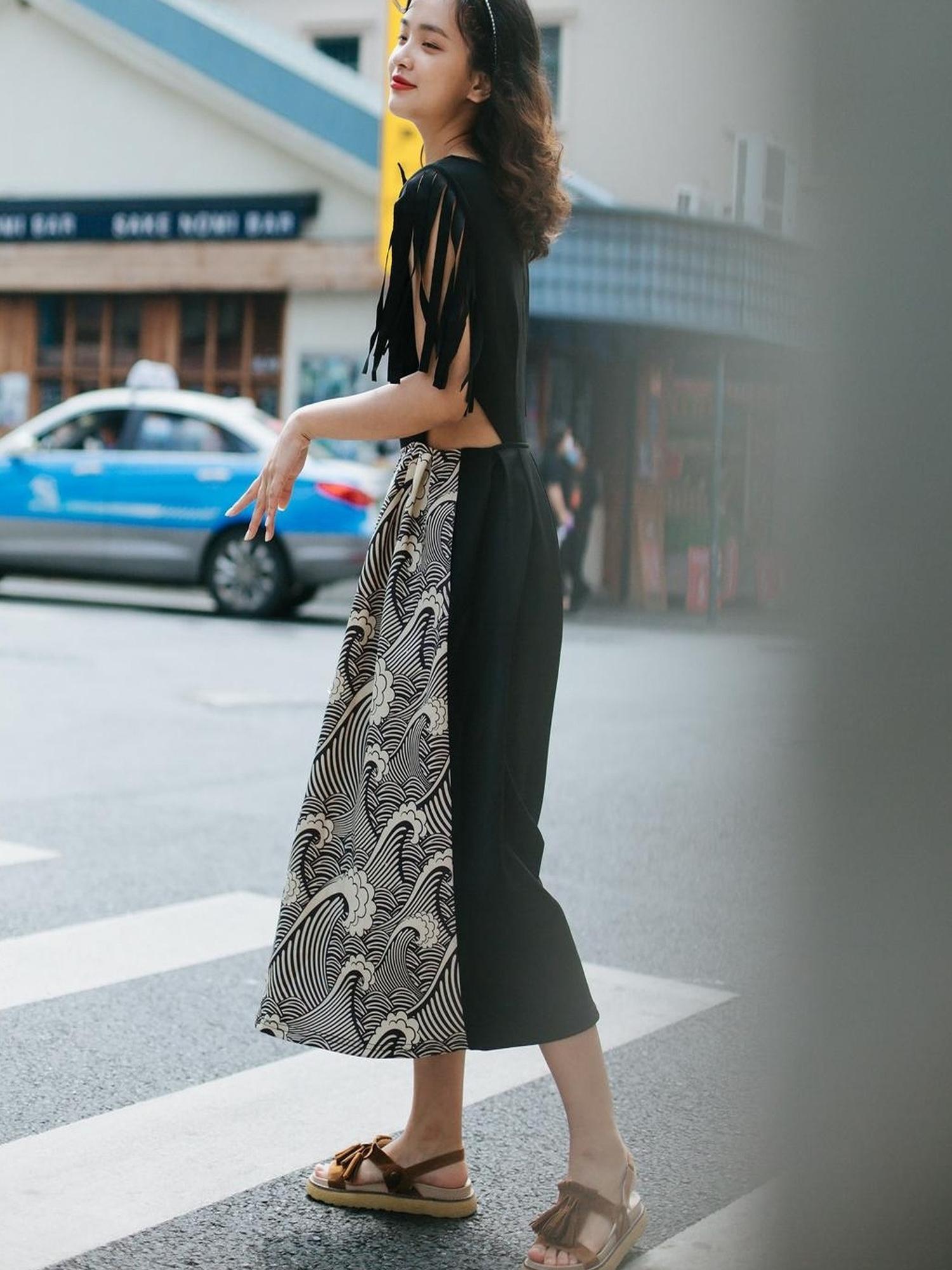 Sweet Mi Vintage Black Waist Fit Floral Embroidery Slim Dress