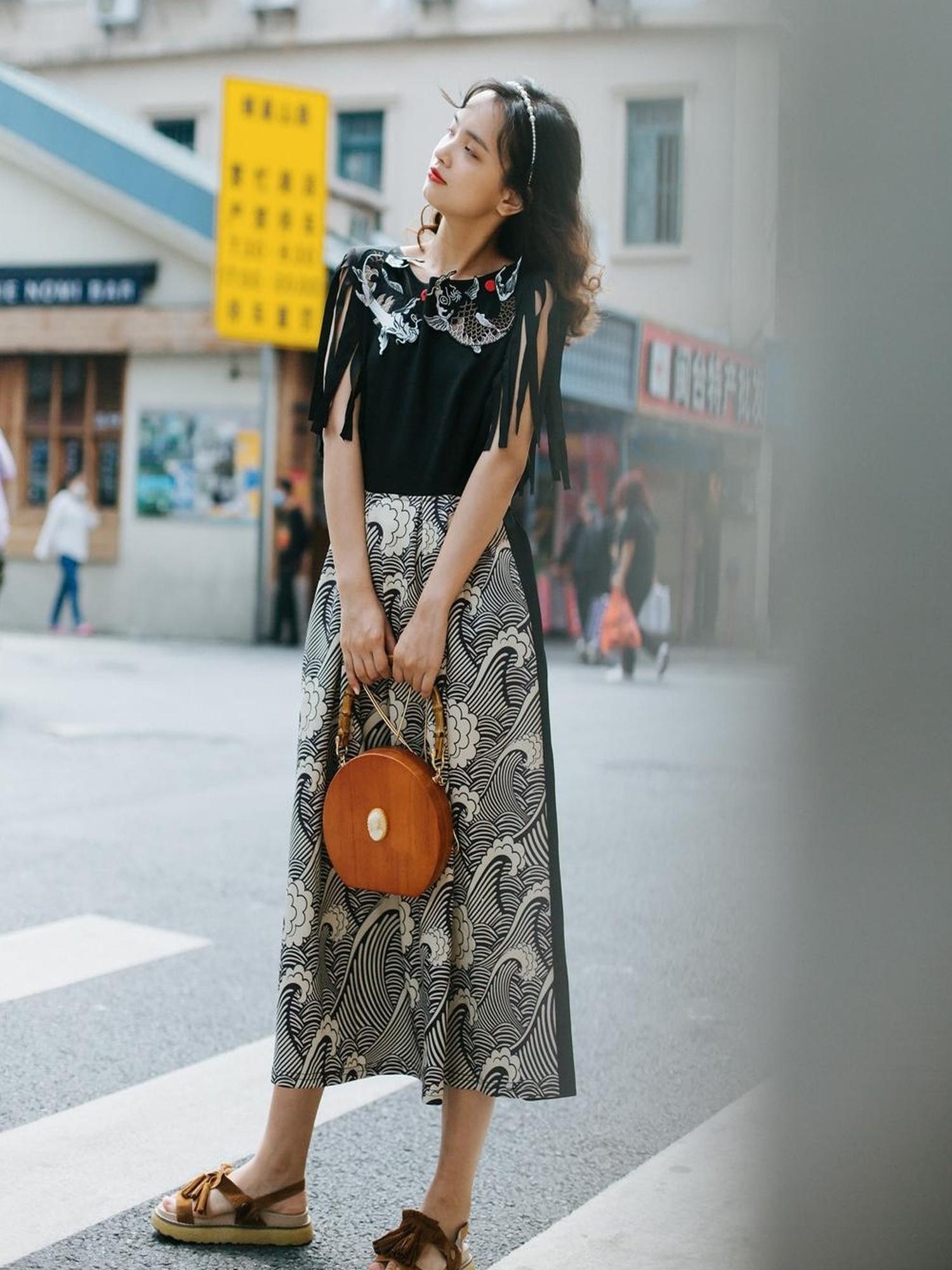 Sweet Mi Vintage Black Waist Fit Floral Embroidery Slim Dress