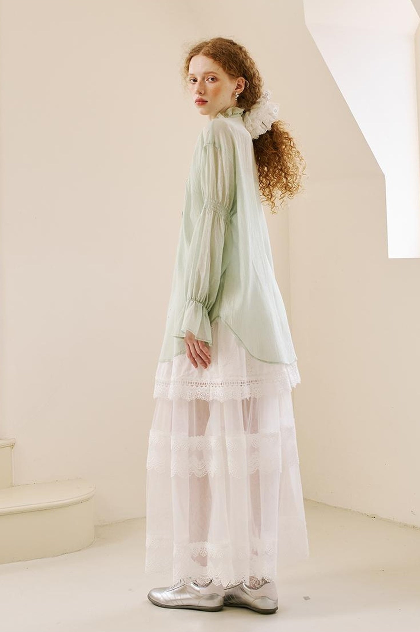 DIDDI MODA Vintage Butterfly Embroidered V Neck Sunshirt In Pastel Tones