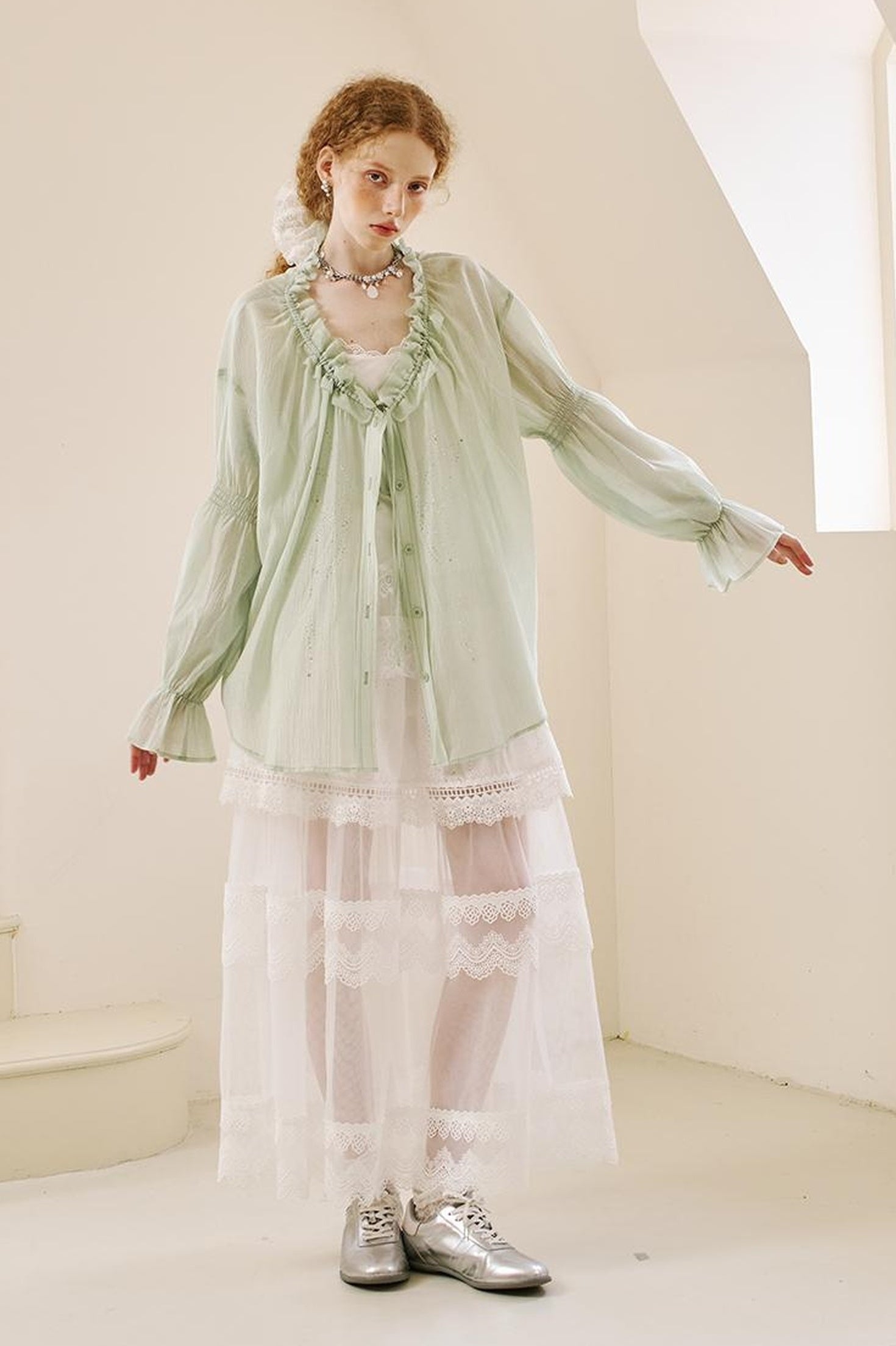 DIDDI MODA Vintage Butterfly Embroidered V Neck Sunshirt In Pastel Tones