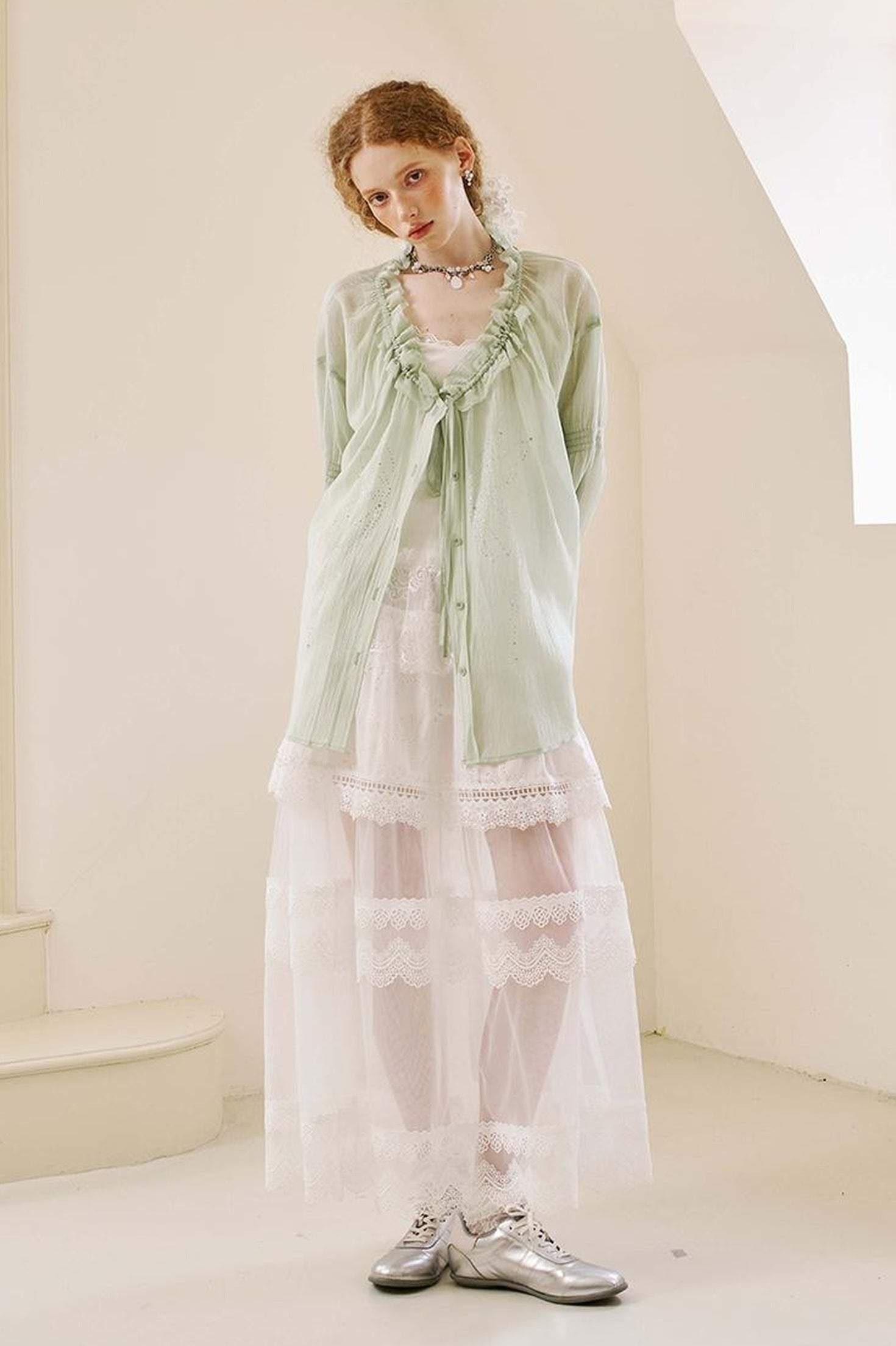 DIDDI MODA Vintage Butterfly Embroidered V Neck Sunshirt In Pastel Tones