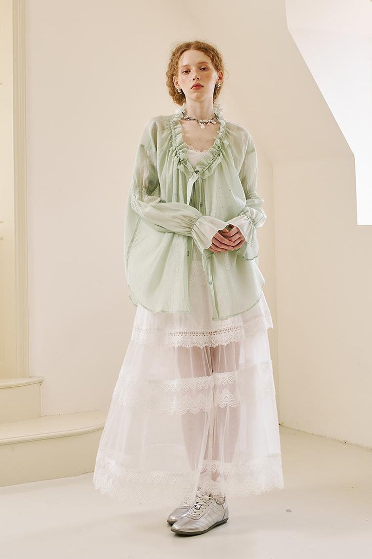 DIDDI MODA Vintage Butterfly Embroidered V Neck Sunshirt In Pastel Tones