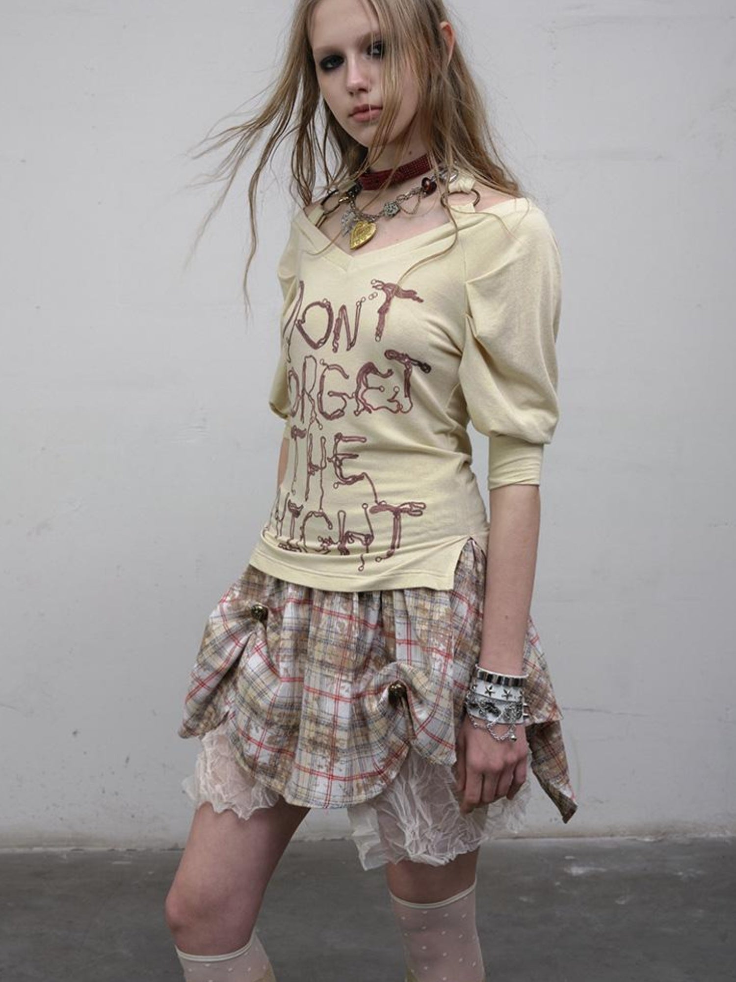 NO ROMANCE Vintage Punk Off-Shoulder Puff Sleeve Stretch Knit T-Shirt