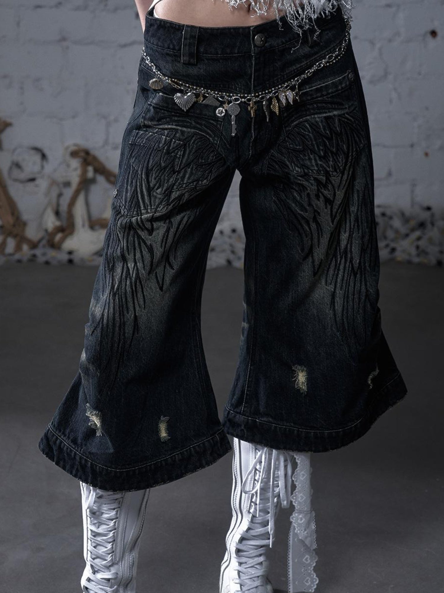 NO ROMANCE Vintage Punk Street Distressed Embroidered Wide Leg Cropped Jeans