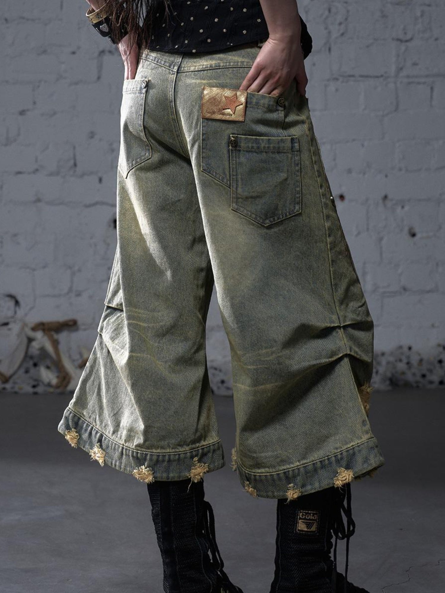 NO ROMANCE Vintage Punk Street Distressed Embroidered Wide Leg Cropped Jeans