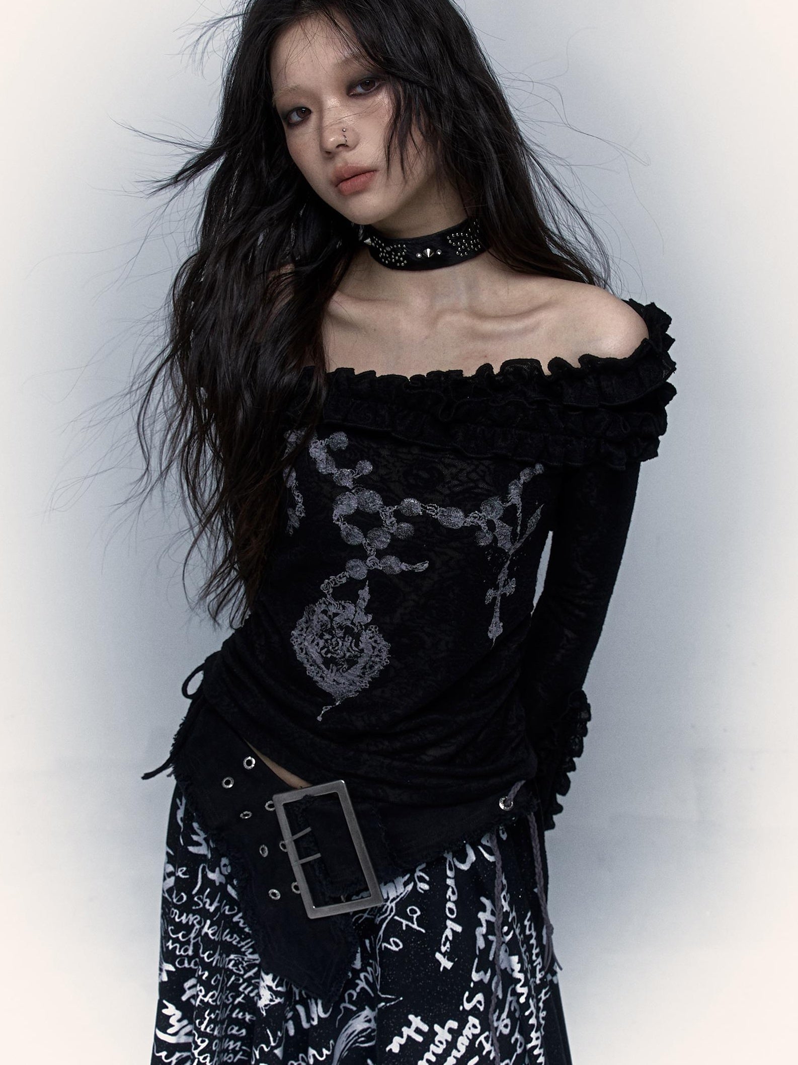 NO ROMANCE禁忌浪漫 Vintage Reversible Off-Shoulder Bell Sleeve Knit T-Shirt