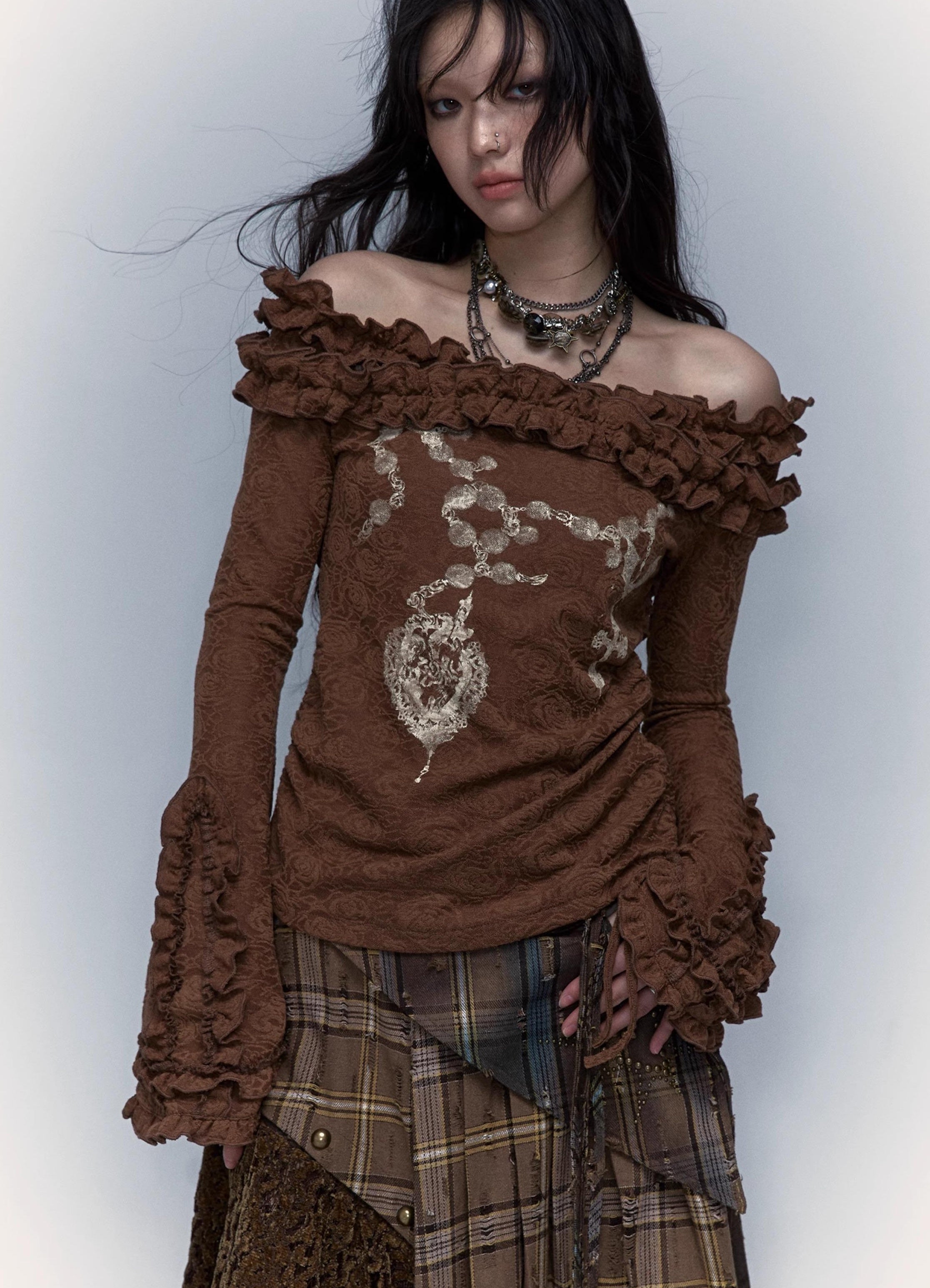 NO ROMANCE禁忌浪漫 Vintage Reversible Off-Shoulder Bell Sleeve Knit T-Shirt