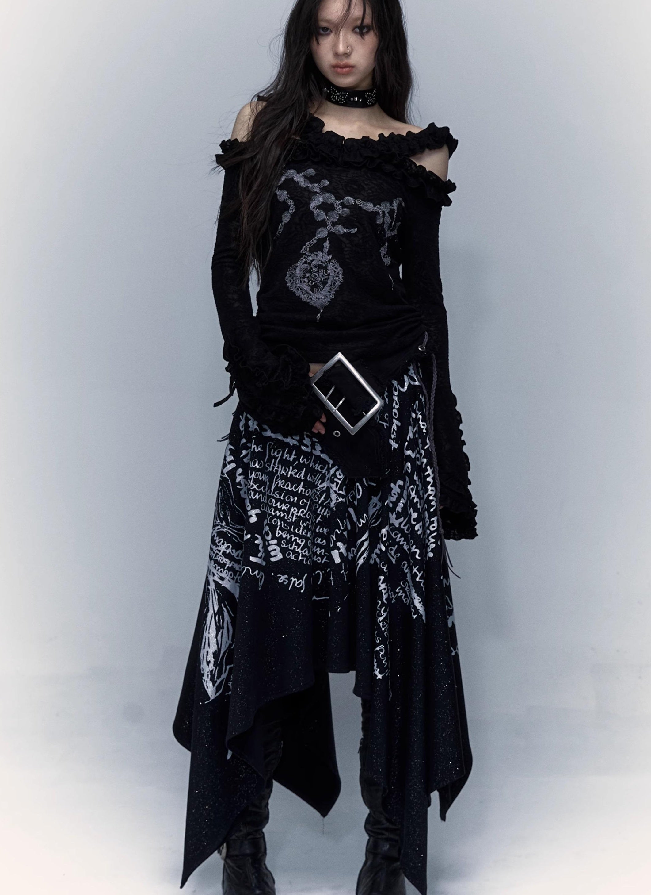 NO ROMANCE禁忌浪漫 Vintage Reversible Off-Shoulder Bell Sleeve Knit T-Shirt