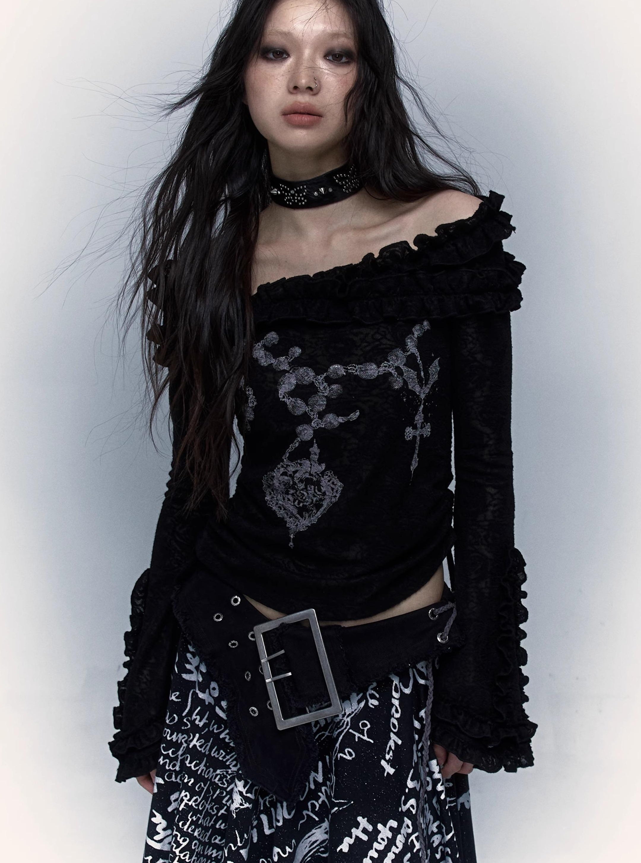 NO ROMANCE禁忌浪漫 Vintage Reversible Off-Shoulder Bell Sleeve Knit T-Shirt