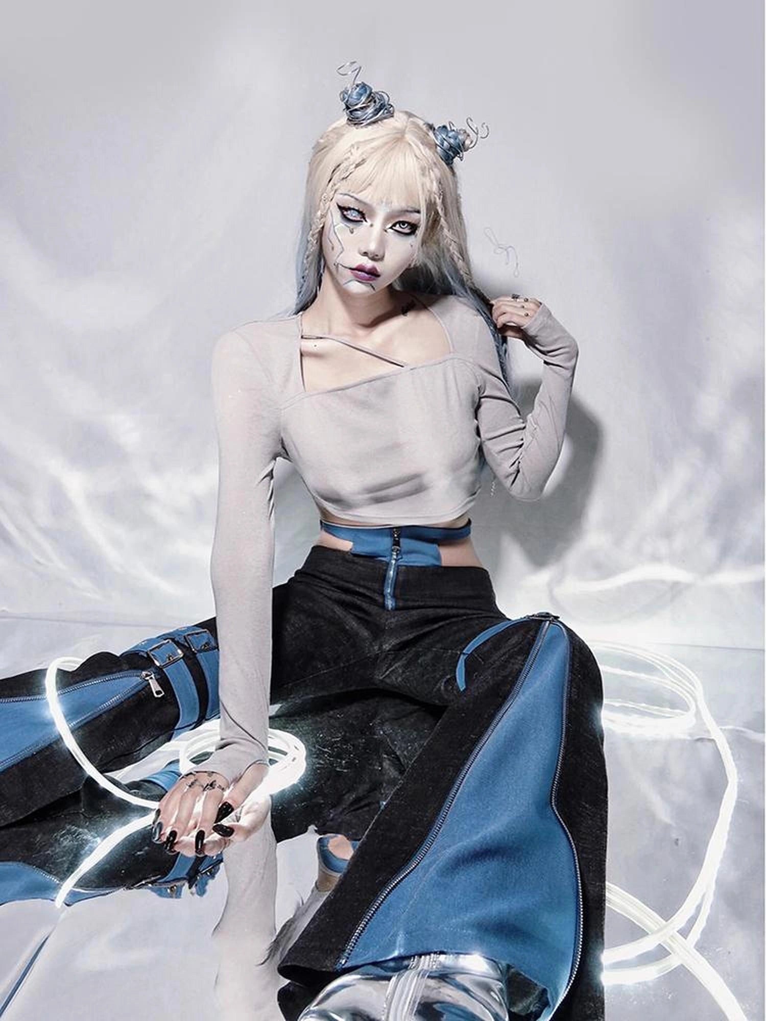 Virtual Orbit Asymmetric Gray Knit Top With Waist Tie