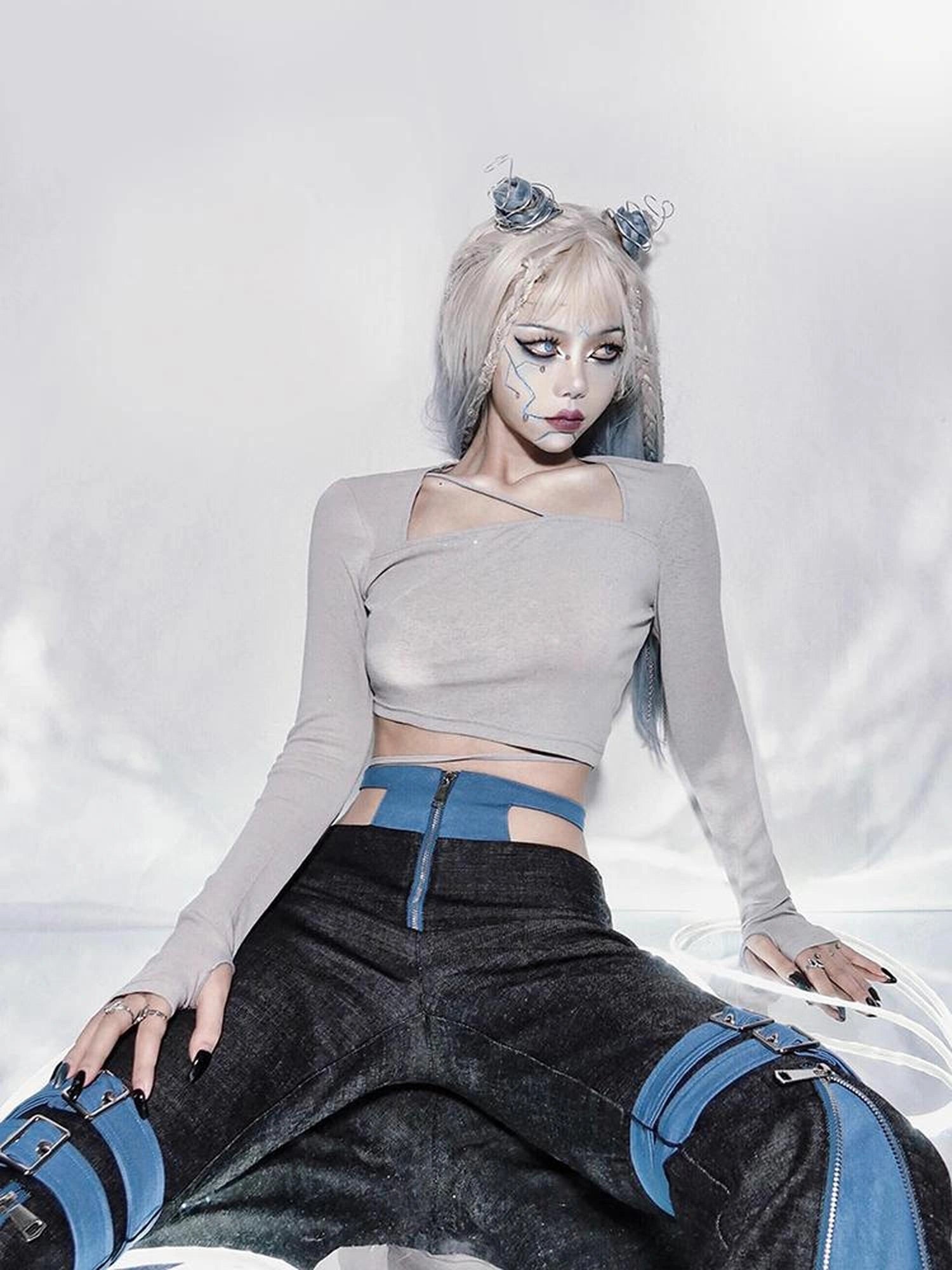 Virtual Orbit Asymmetric Gray Knit Top With Waist Tie