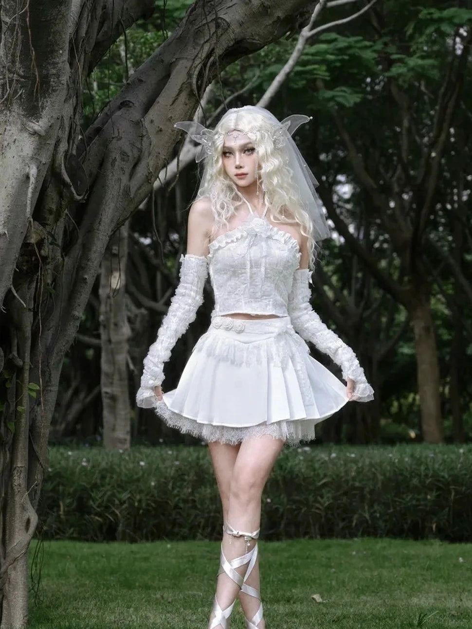 Virtual Orbit Floral Lace Camisole Pleated Skirt Set