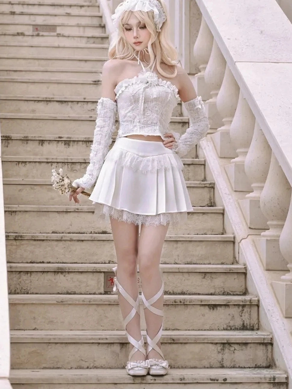 Virtual Orbit Floral Lace Camisole Pleated Skirt Set