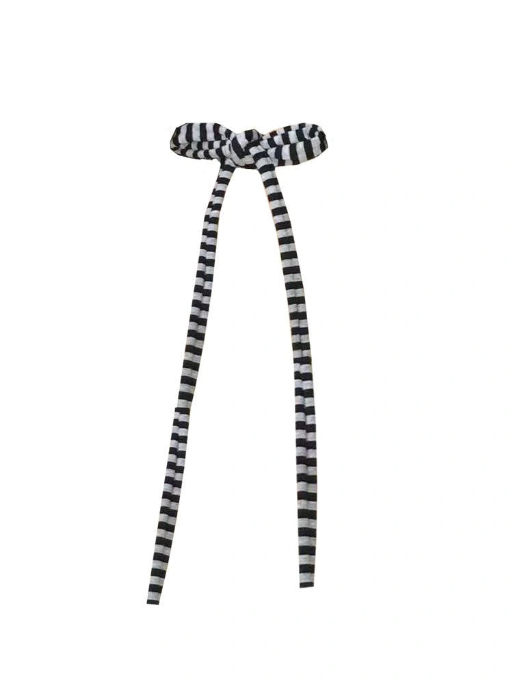 Y2K Black & Gray Striped Scarf Outfit Fashion