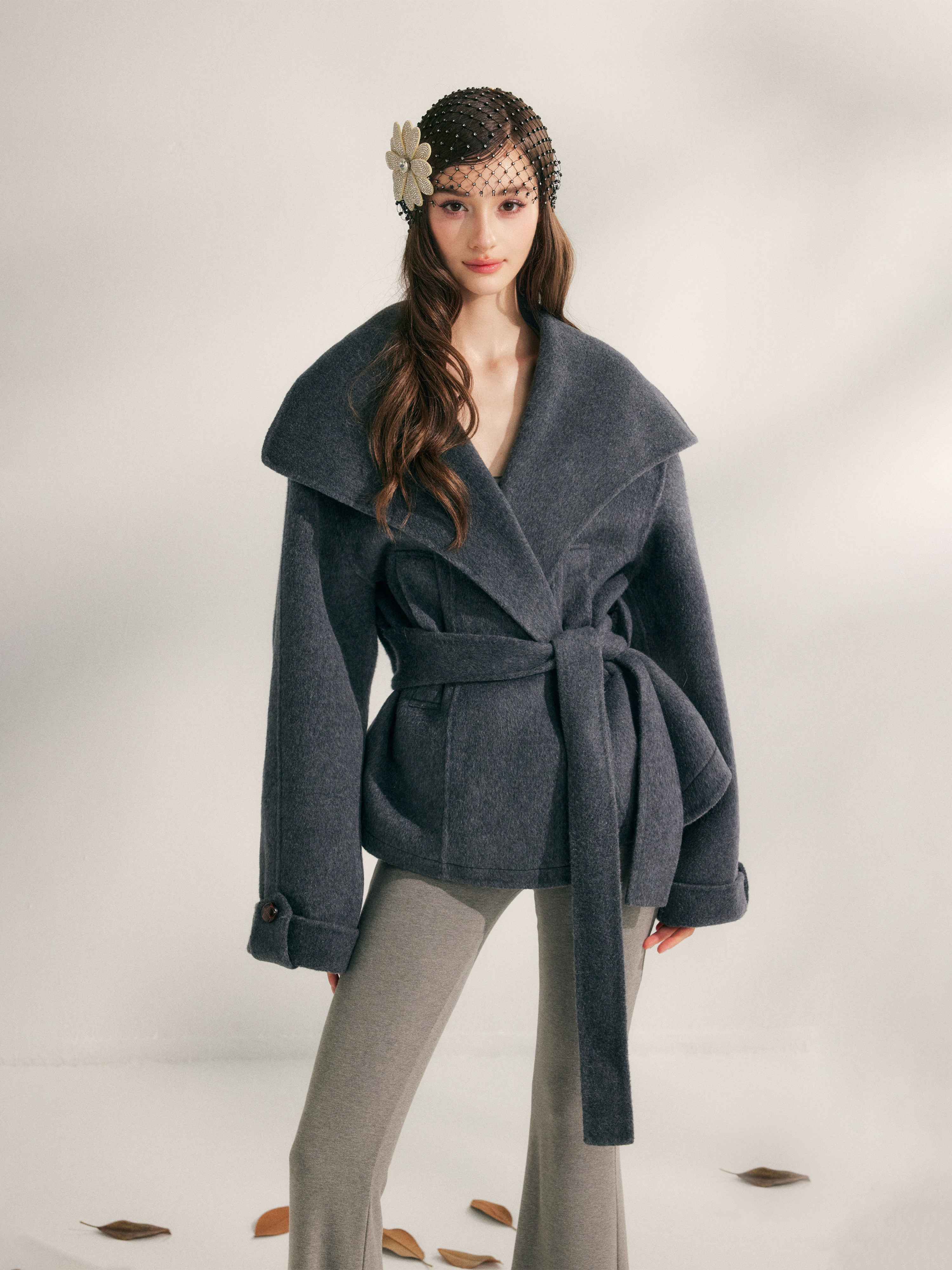 YZZI_HE_Tricolor_Double_Faced_Wool_Short_Tie_Lapel_Relaxed_Women&