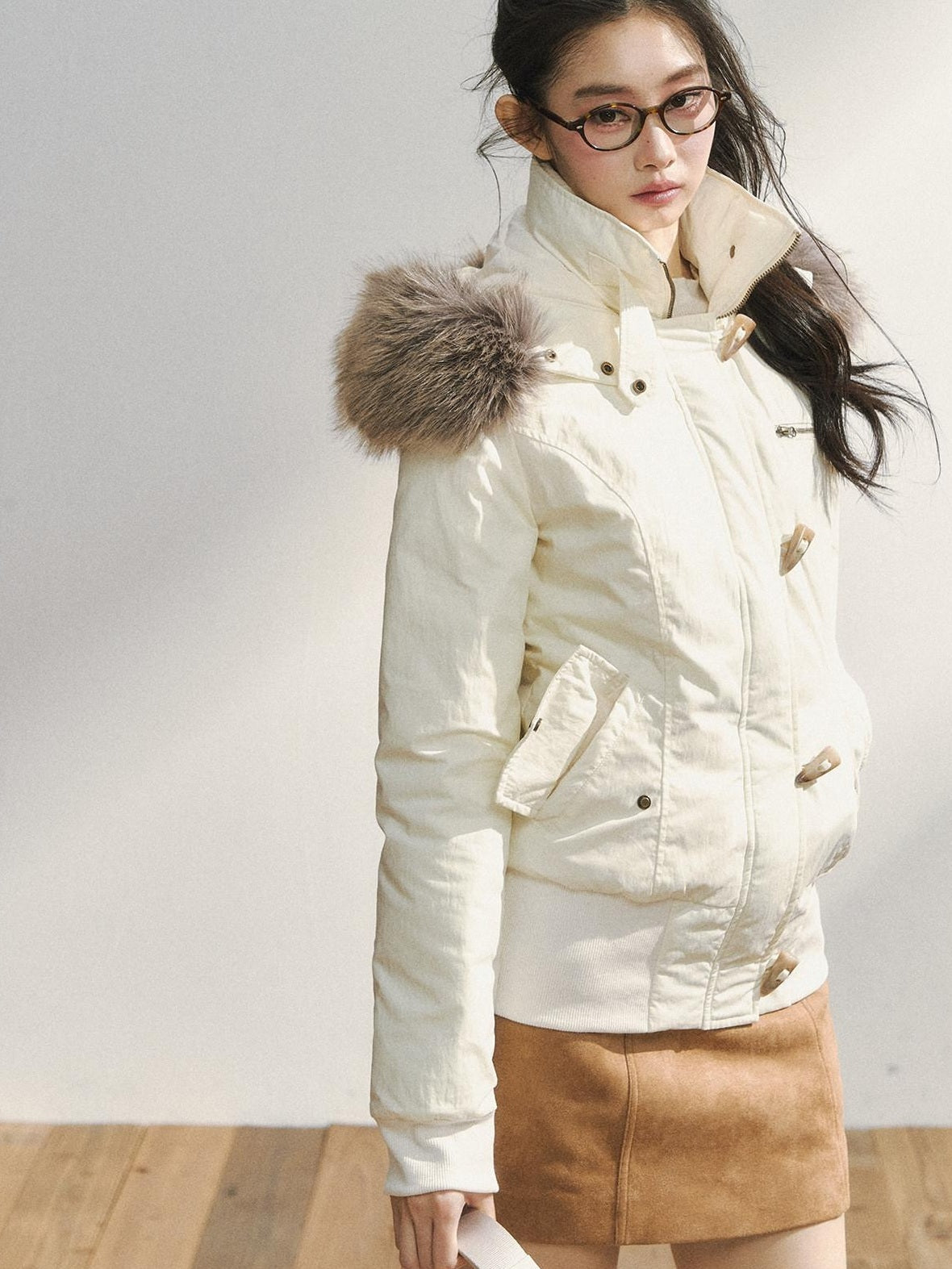 7Shiftin Warm Hooded Two Tone Fur Collar Toggle Closure Short Casual Women Puffer Jackets