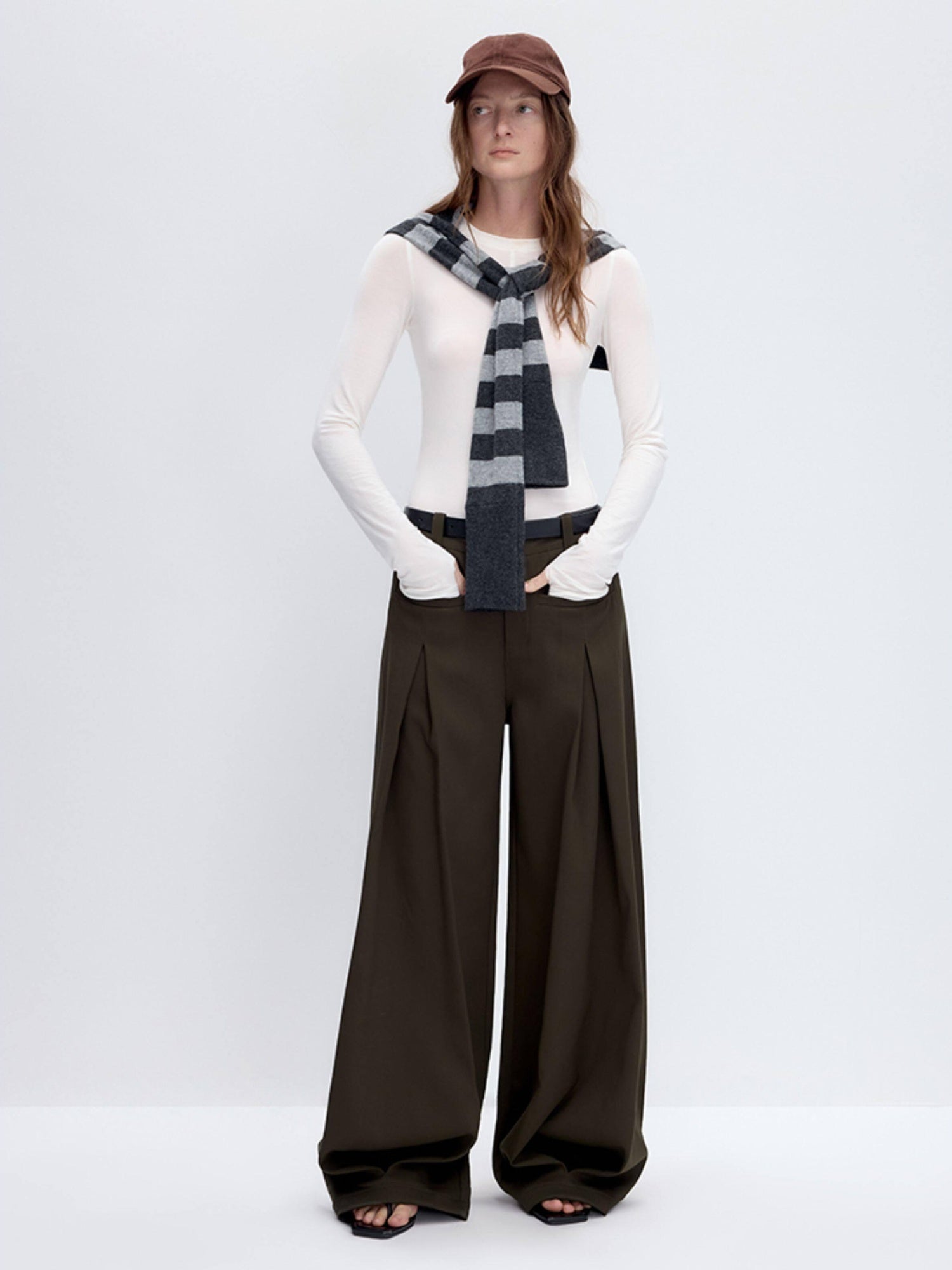 RUN TO THE FUTURE Pleated Low Waist Minimalist Loose Fit Women Vintage Green Wide-Leg Pants