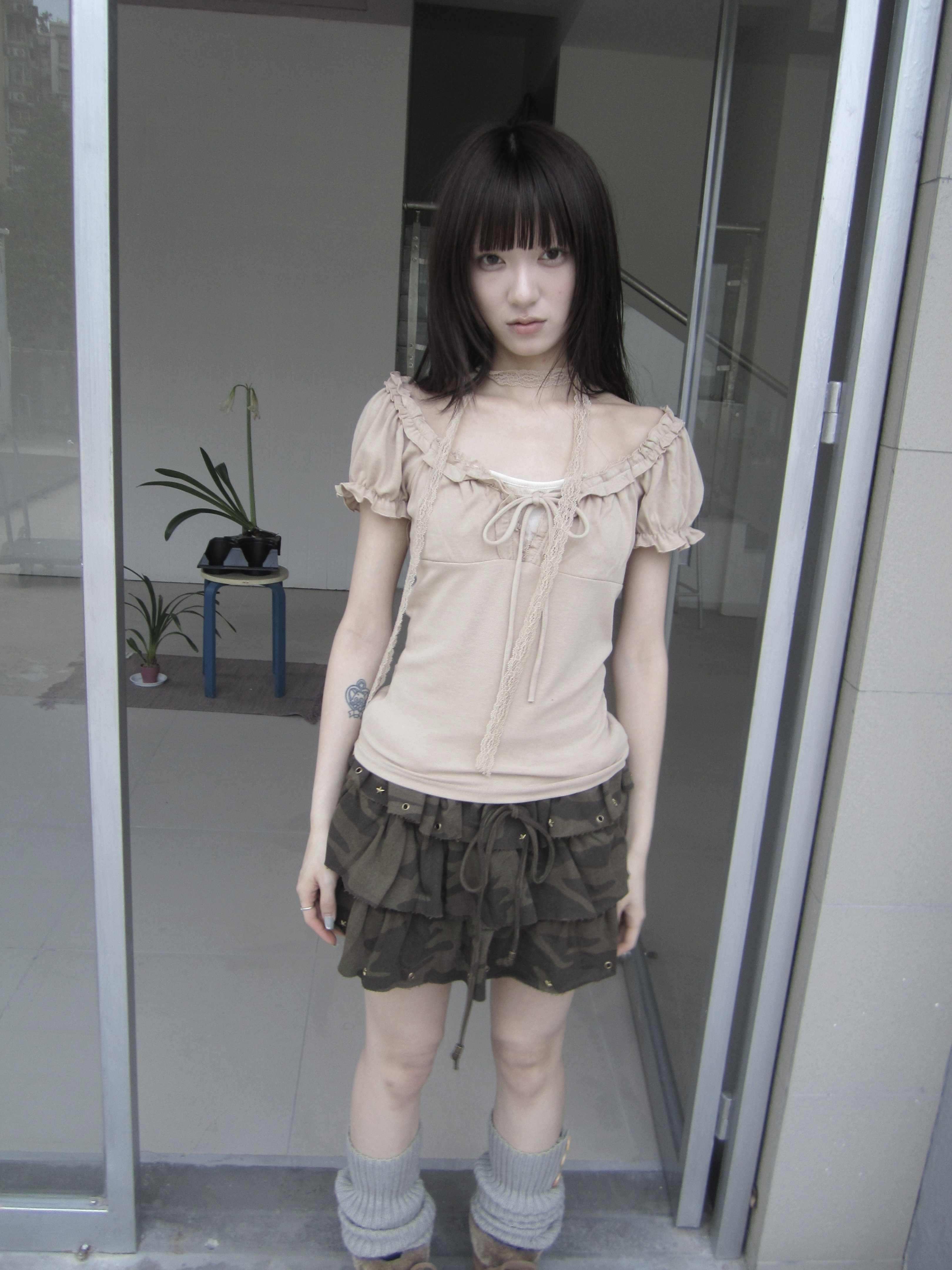 ang_project_Apricot_Gray_Puff_Sleeve_Ruffle_Tie_Square_Neck_Cropped_Women&