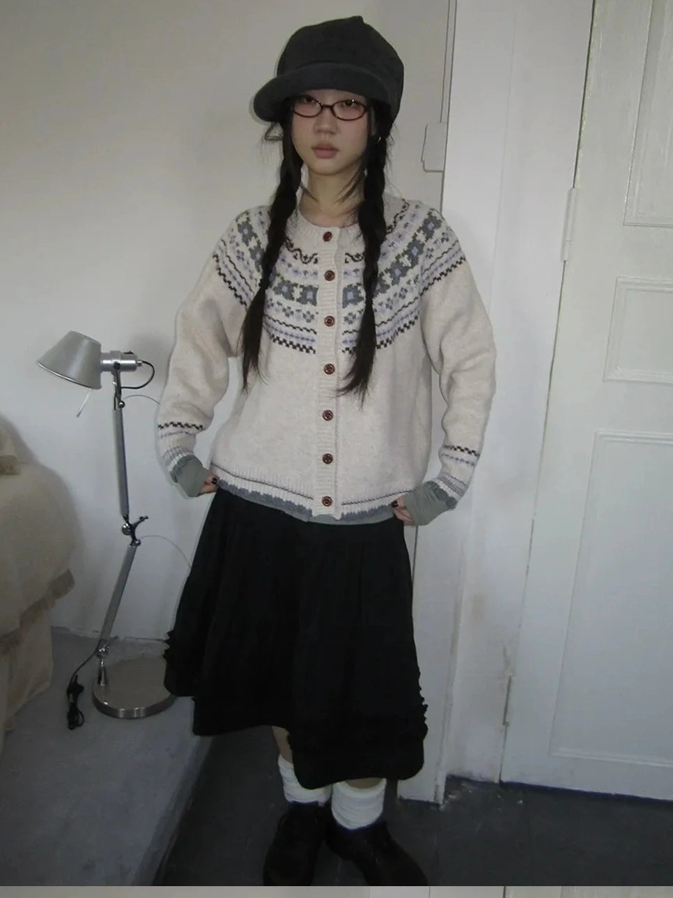 ang project Color Options
V-neck
Long Sleeve
Ribbed Hem And Cuffs
Kangaroo Pocket
Fair Isle Pattern
Button Front
Regular Fit
Model Height
Chest Size
Length Sweater