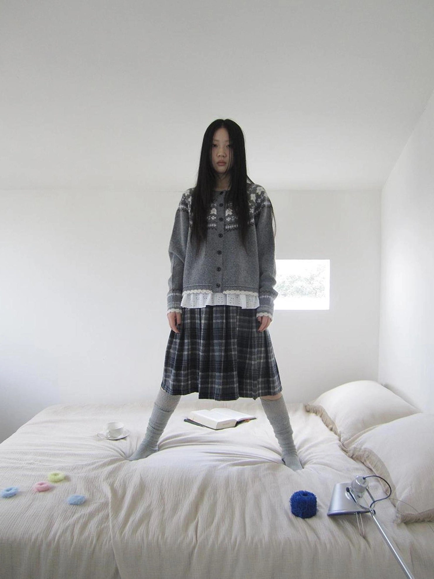 ang project Color Options
V-neck
Long Sleeve
Ribbed Hem And Cuffs
Kangaroo Pocket
Fair Isle Pattern
Button Front
Regular Fit
Model Height
Chest Size
Length Sweater