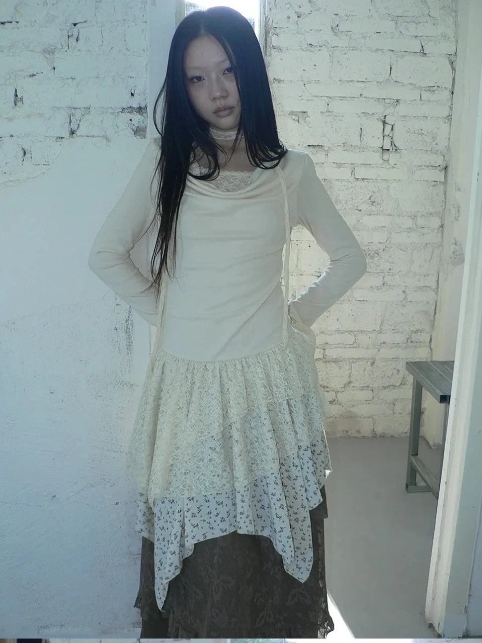 ang project Floral Lace Spliced Asymmetrical Hem Blouse T-shirt