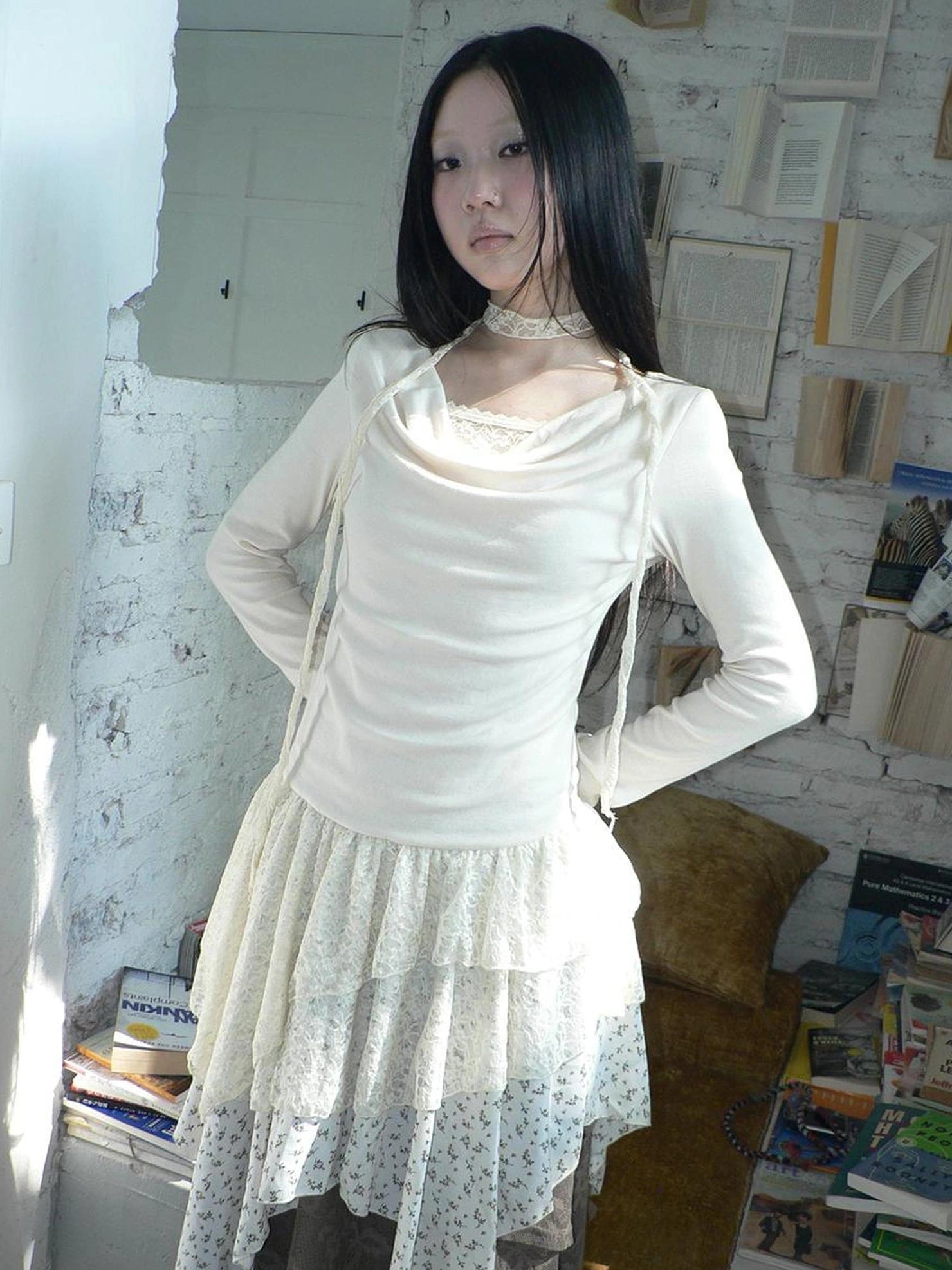 ang project Floral Lace Spliced Asymmetrical Hem Blouse T-shirt