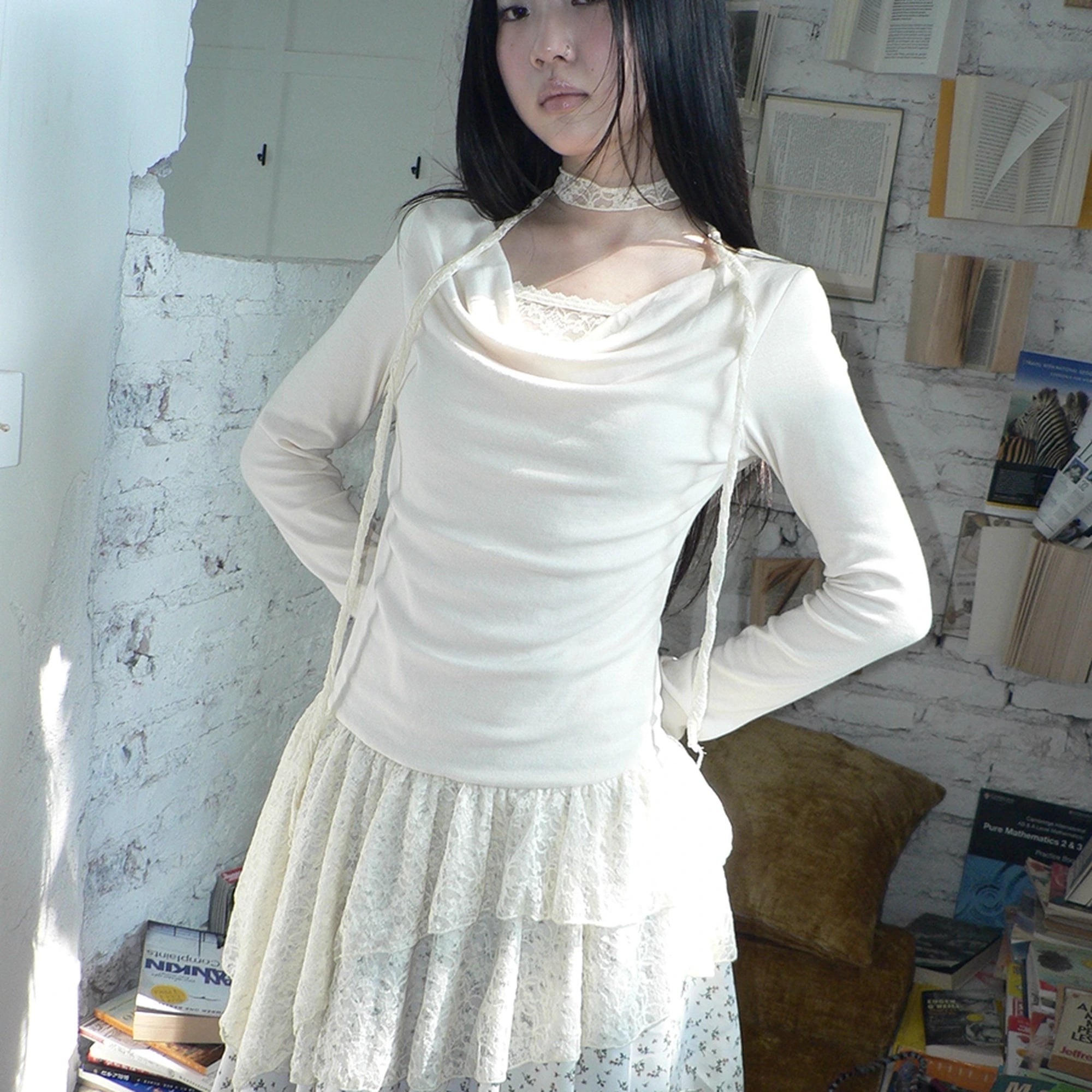 ang_project_Floral_Lace_Spliced_Asymmetrical_Hem_Blouse_MISSTT